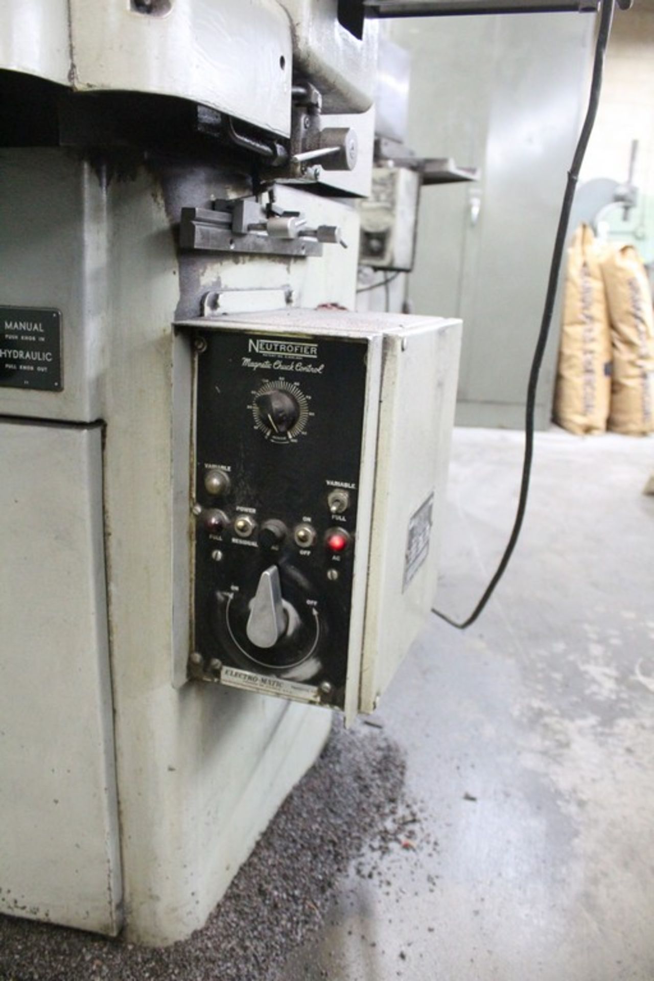 K.O. LEE 6"X18" MODEL S718HG HYDRAULIC SURFACE GRINDER, S/N 11609-1067DA, WITH ELECTRO MAGNETIC - Image 7 of 8