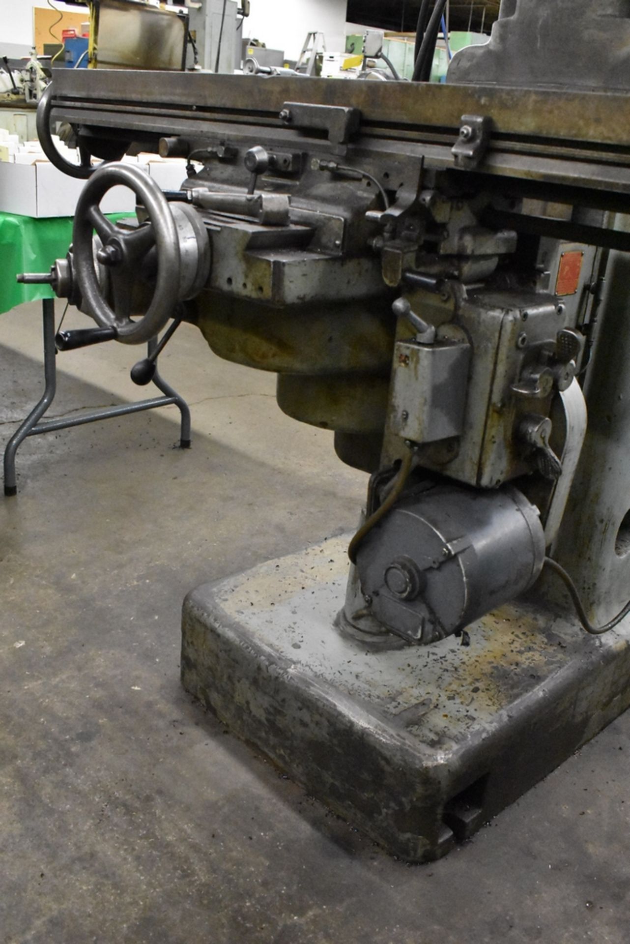 INDEX 2 HP MODEL 845 VERTICAL MILL, S/N 13050, 46" TABLE - Image 3 of 7