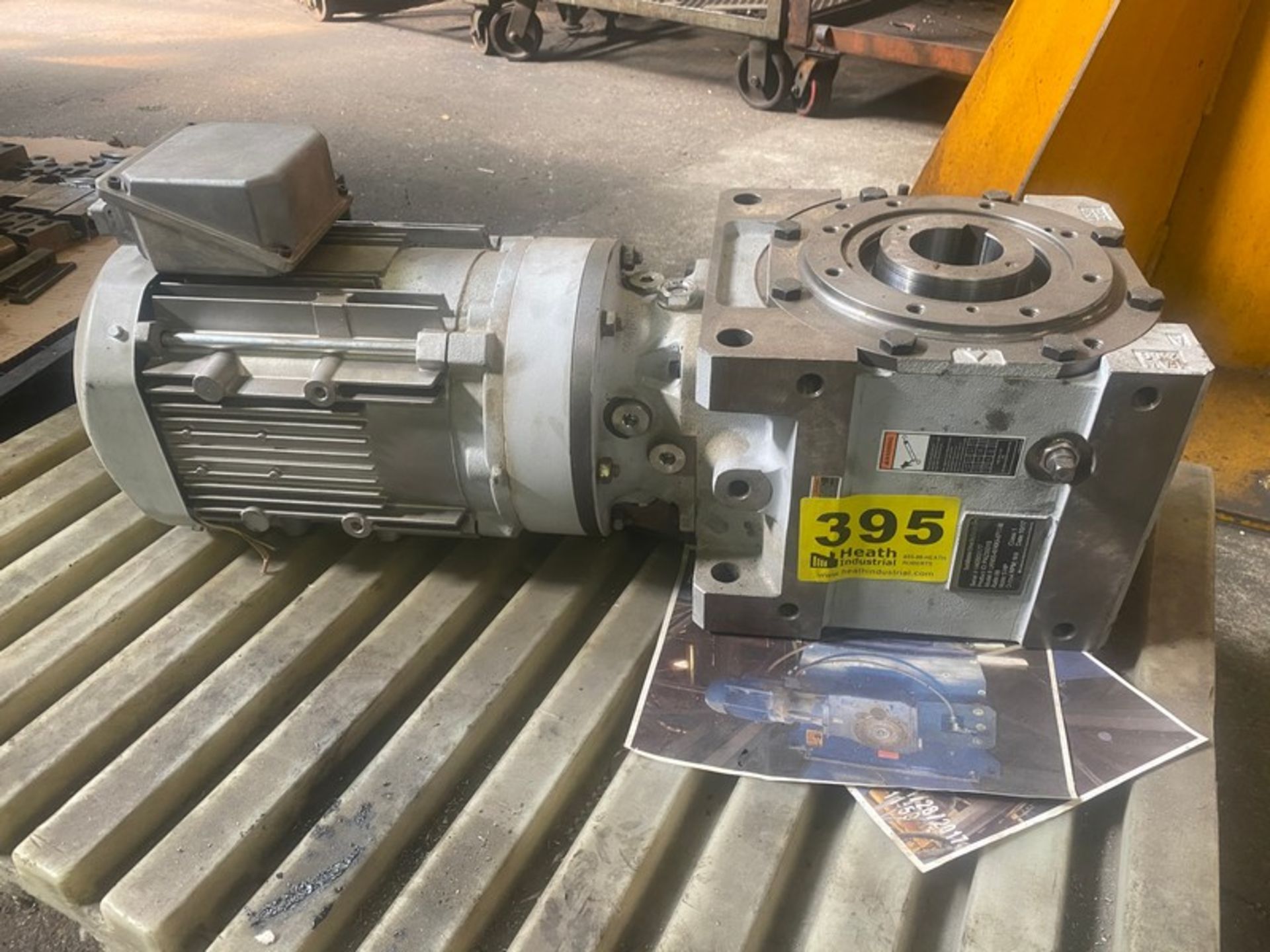 NEW 2017 SUMITOMO MDL LHYMS5-4B140KA-EPY1-88 RIGHT ANGLE SPEED RUDUCER DRIVE GEAR MOTOR: 5 HP, 230/