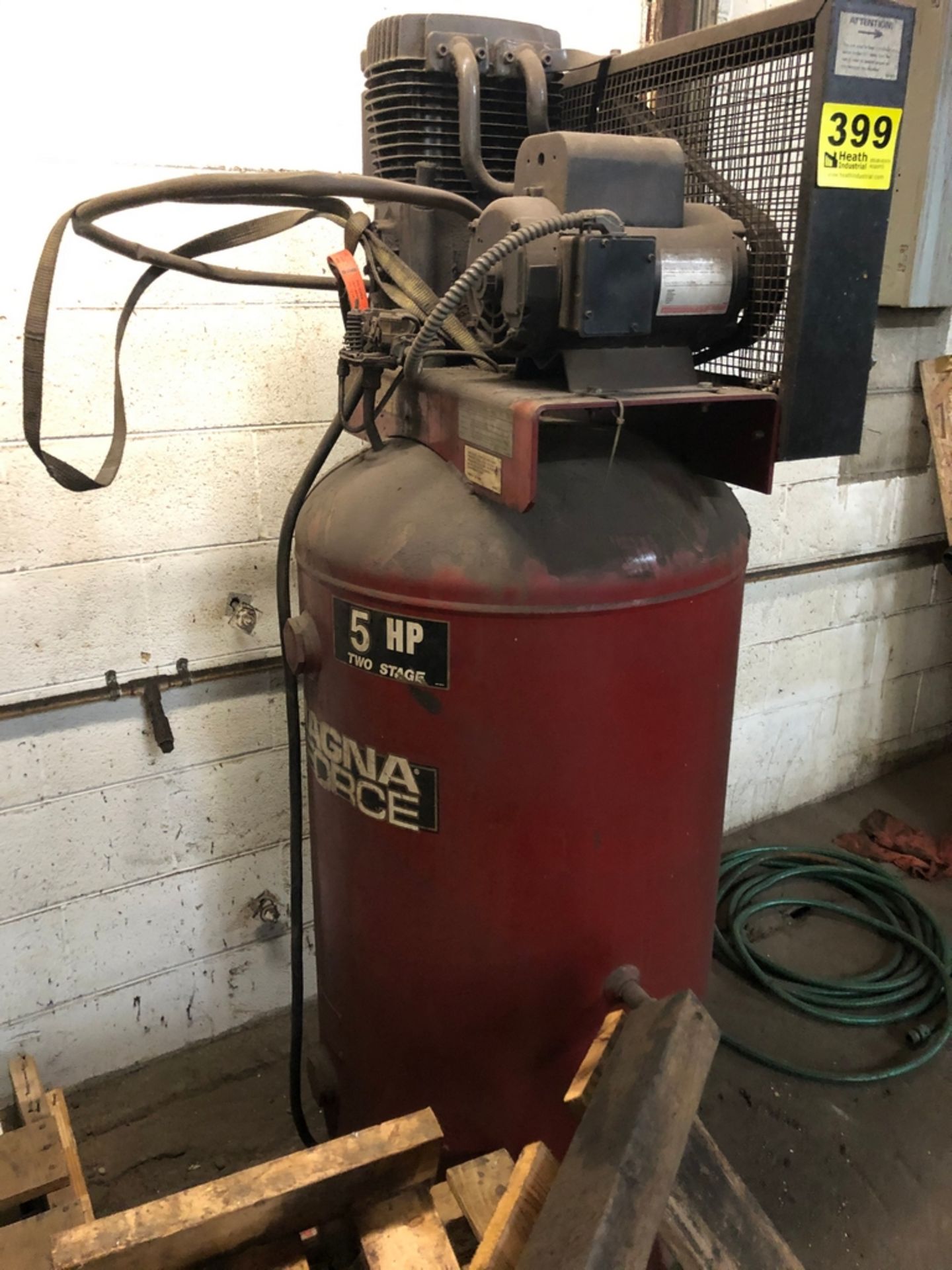 KMAGNA FORCE 5 HP VERTICAL TANK MOUNTED AIR COMPRESSOR - Image 2 of 2