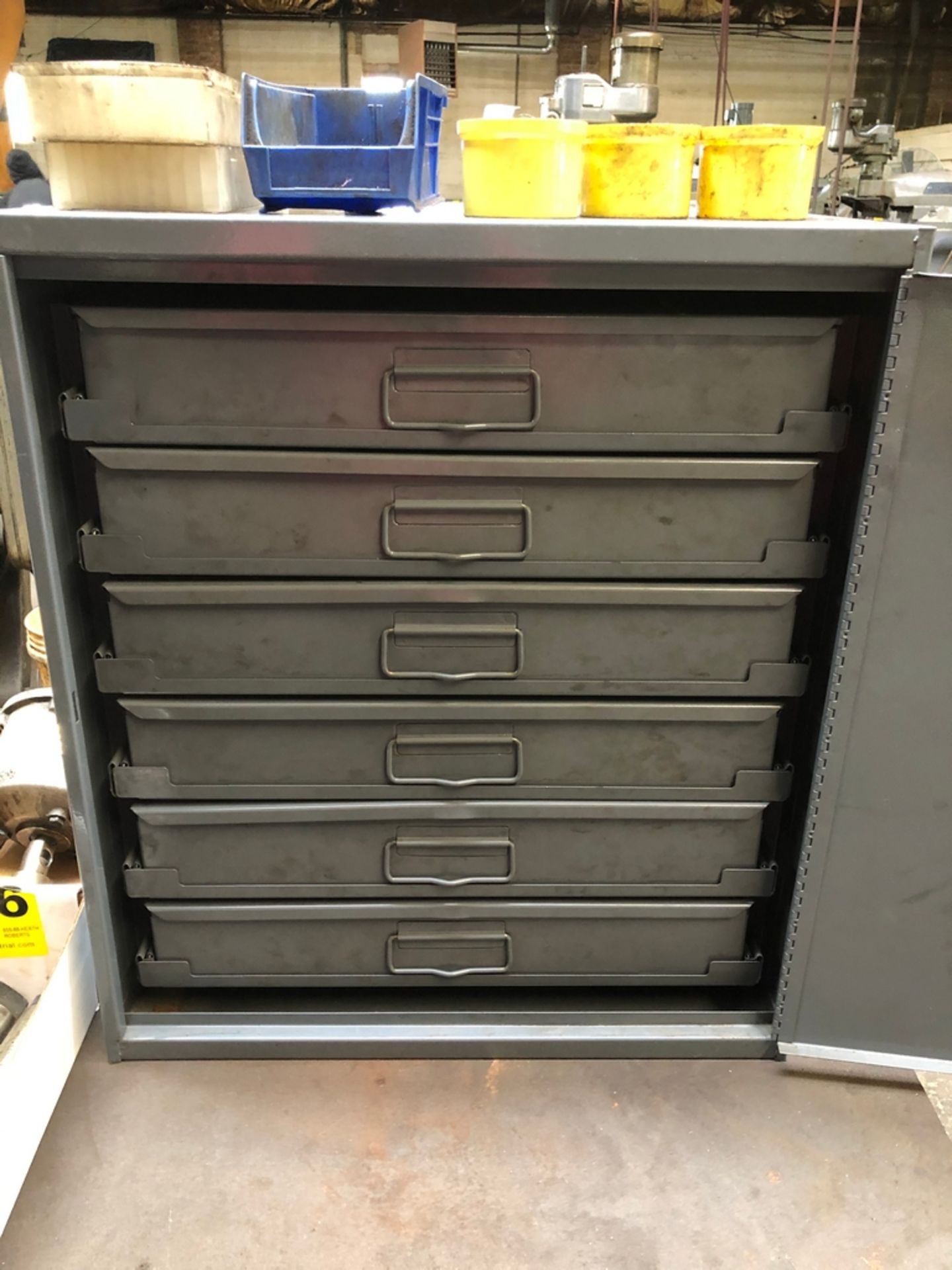 CABINET W/6 DRAWERS