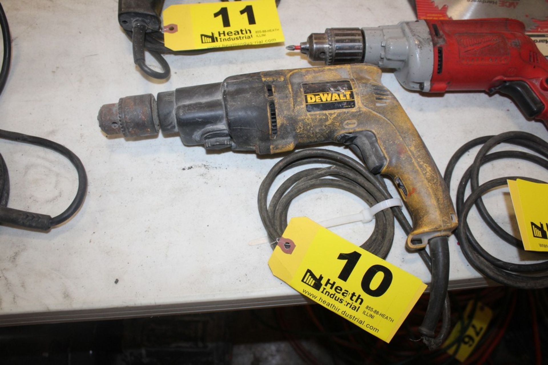 DEWALT MODEL DW505 1/2" DRILL (NEEDS PLUG)