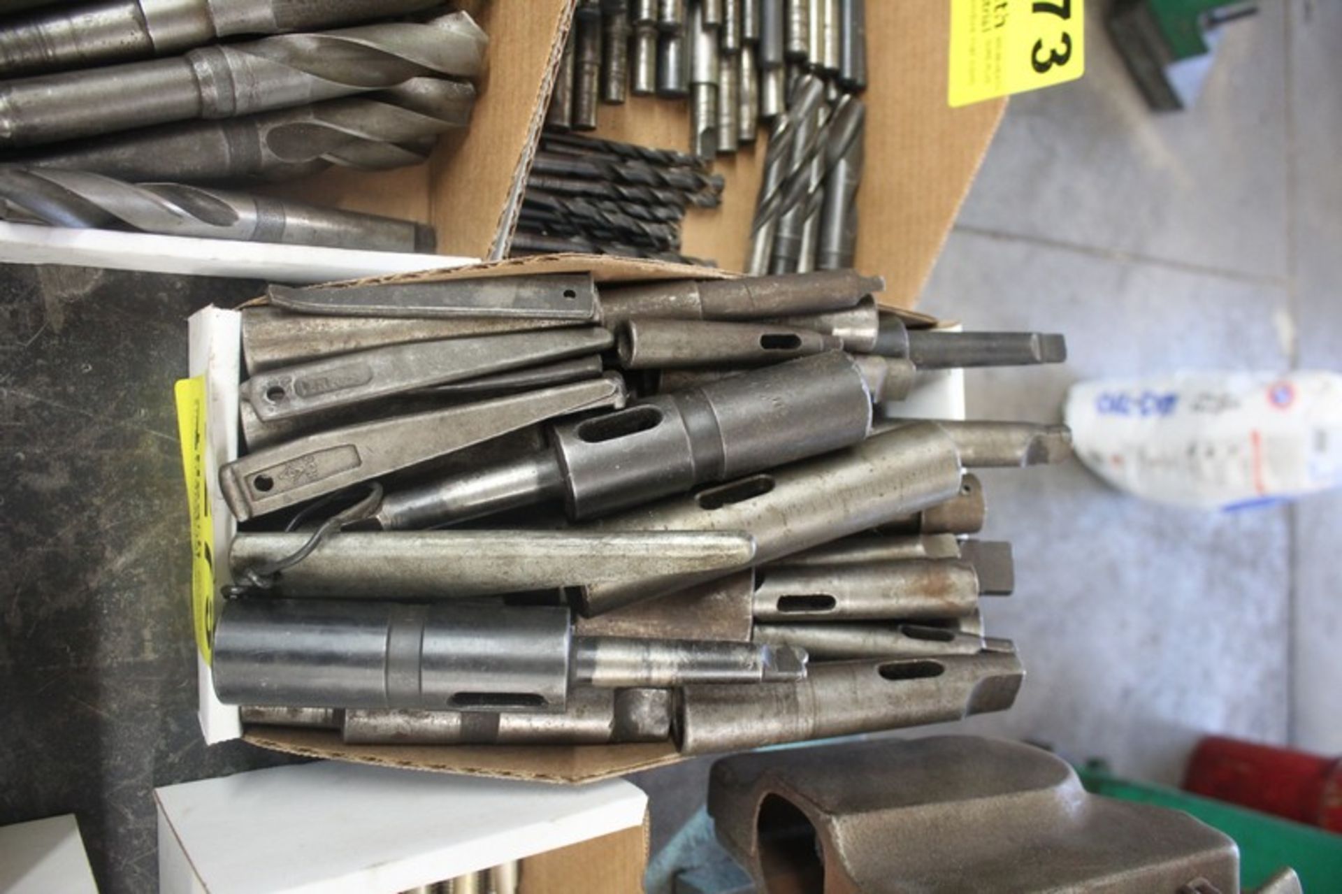 LARGE QTY OF TAPER SHANK SLEEVES & DRIFT PINS IN BOX