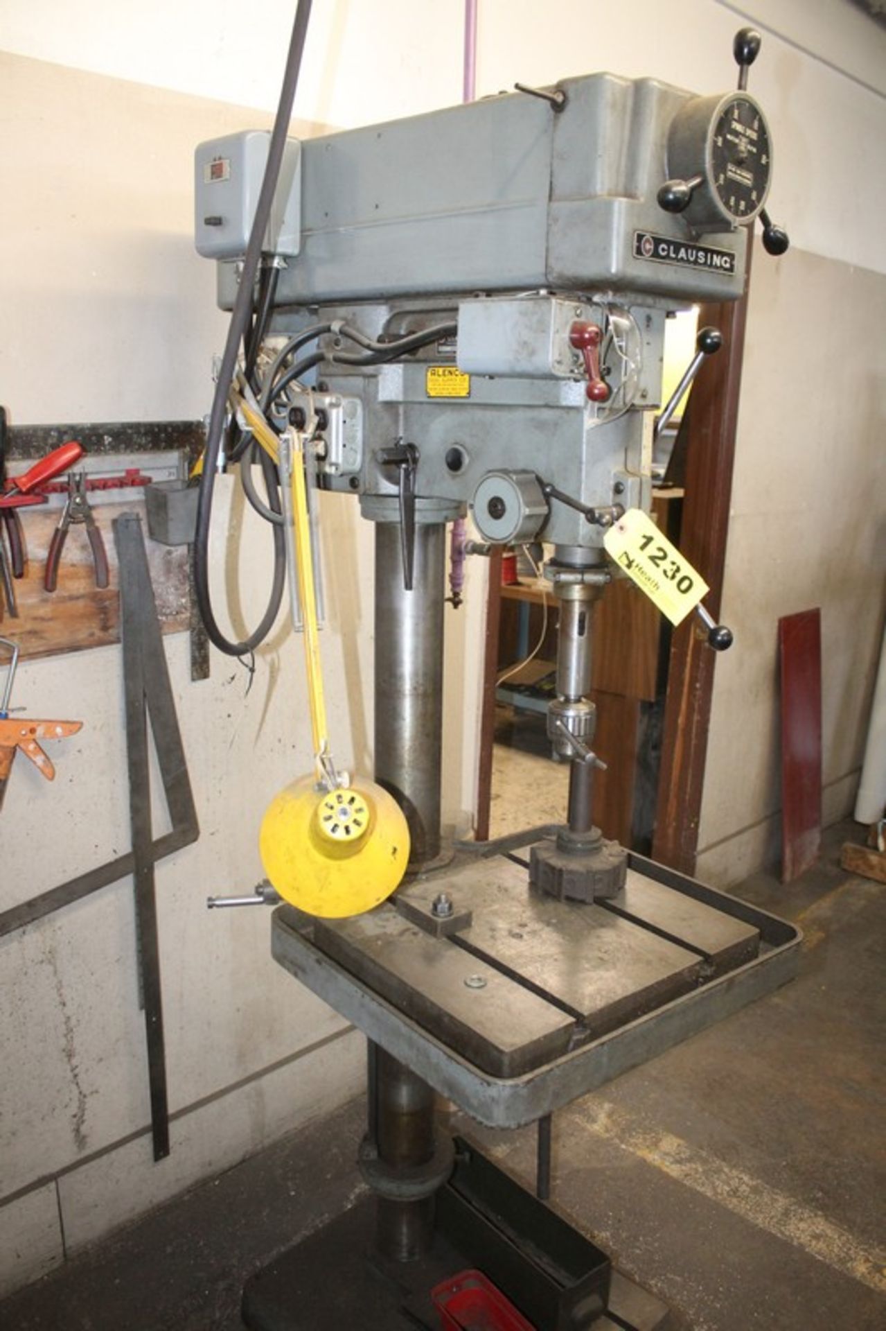 CLAUSING 20” MODEL 2276 VARIABLE SPEED FLOOR STANDING DRILL PRESS, S/N 516519, SPINDLE SPEEDS 150- - Image 5 of 5