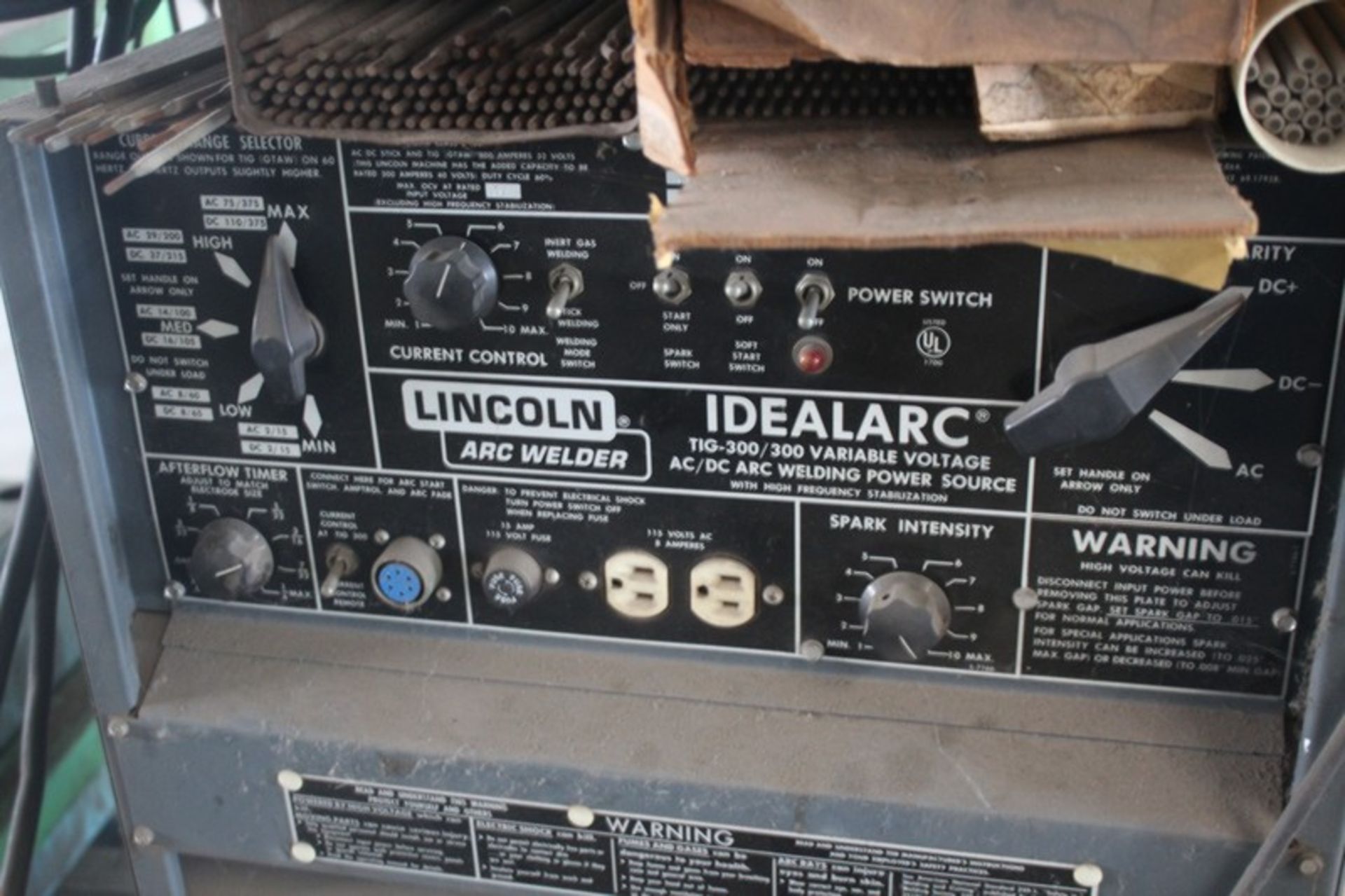 LINCOLN 300 AMP MODEL TIG300/300 WELDER, S/N AC-606130, WITH MOBILE CART, ALL RELATED HOSES, CABLES, - Image 2 of 3