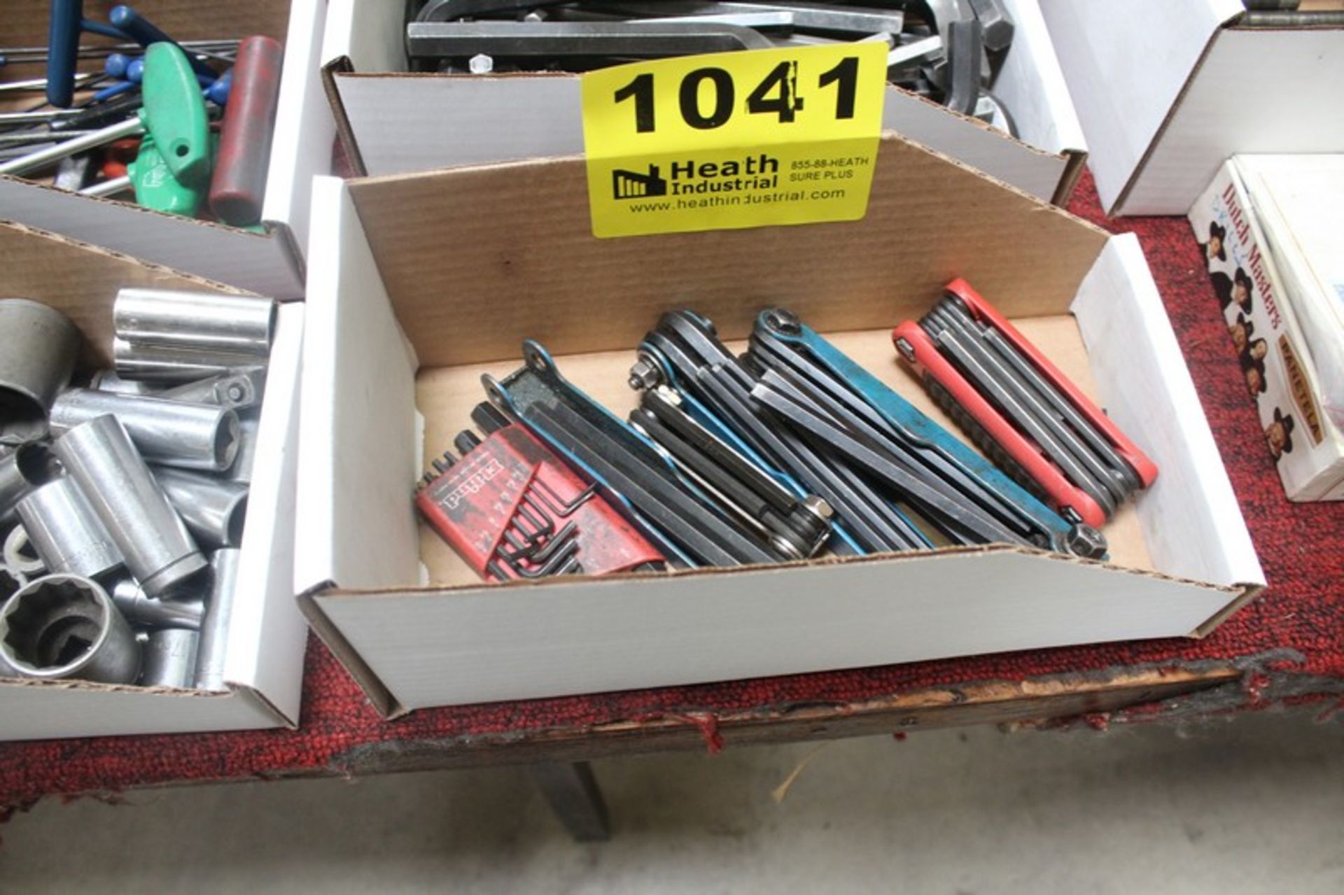 ASSORTED FOLDING HEX WRENCHES IN BOX