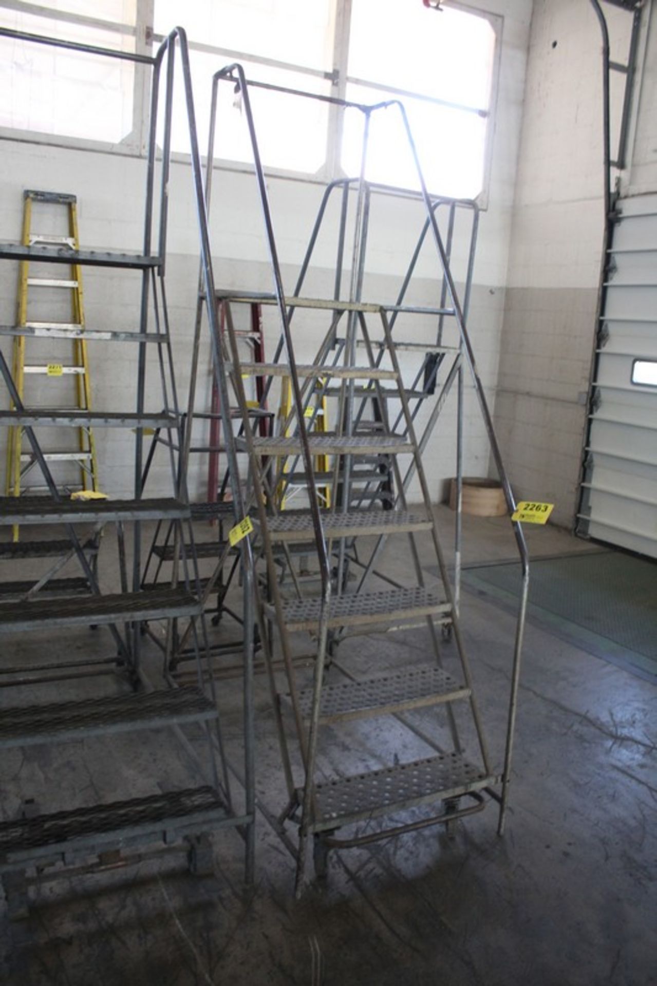 7FT WAREHOUSE SAFETY LADDER