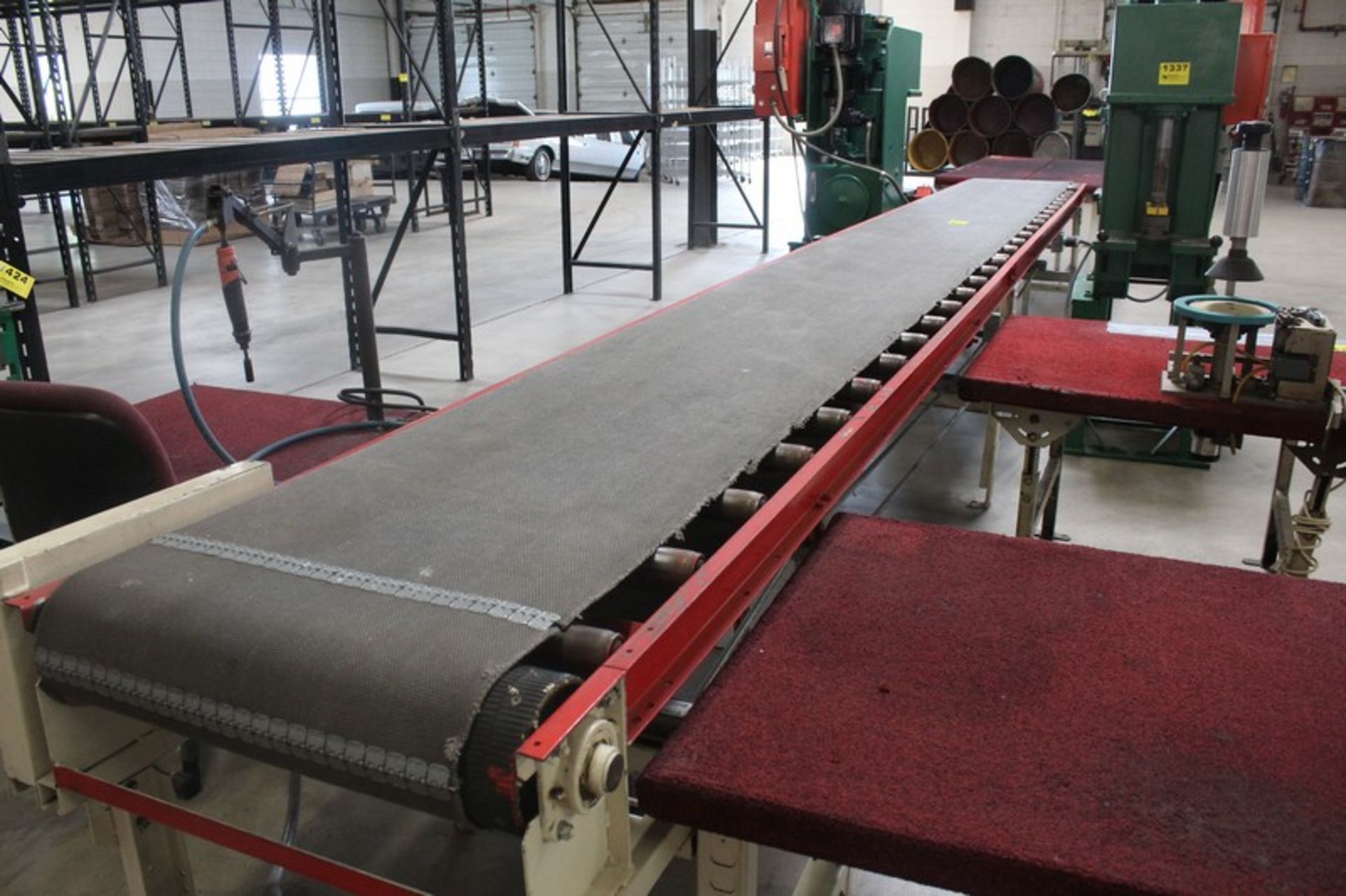 POWER ROLLER CONVEYOR, 21' X 26"