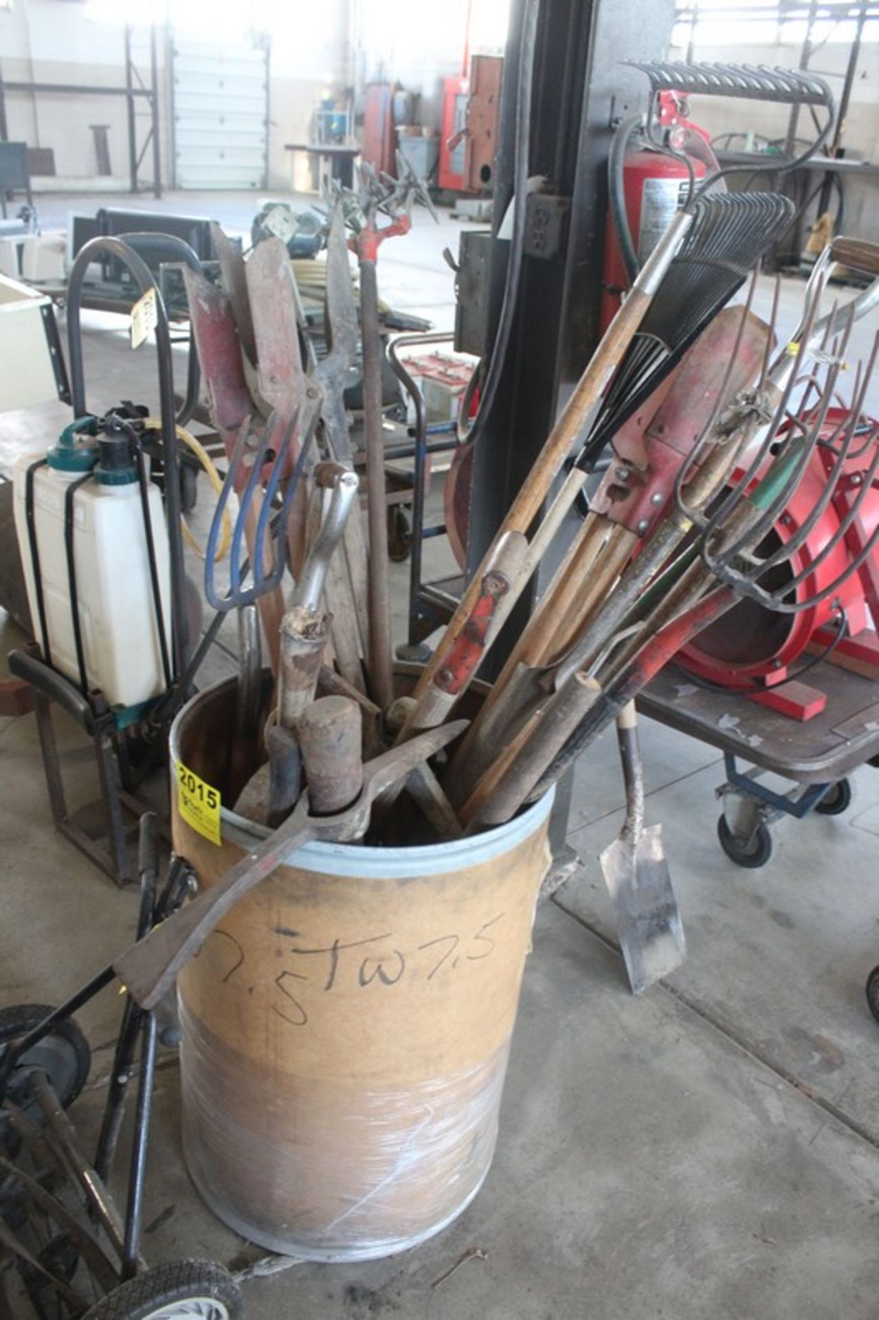 ASSORTED LAWN AND GARDEN TOOLS