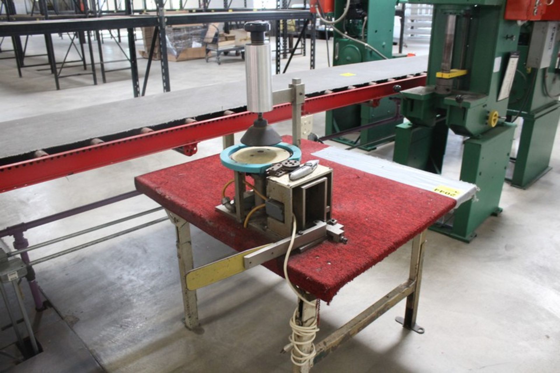 STEEL FRAME WORKBENCH WITH MOUNTING PRESS