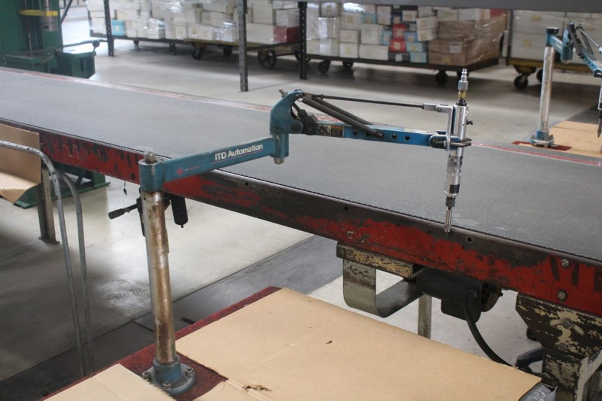 ASSEMBLY TABLE, 58" X 28" X 26". WITH PNUEMATIC AIR DRIVER ON ITD ARTICULATING ARM - Image 2 of 2