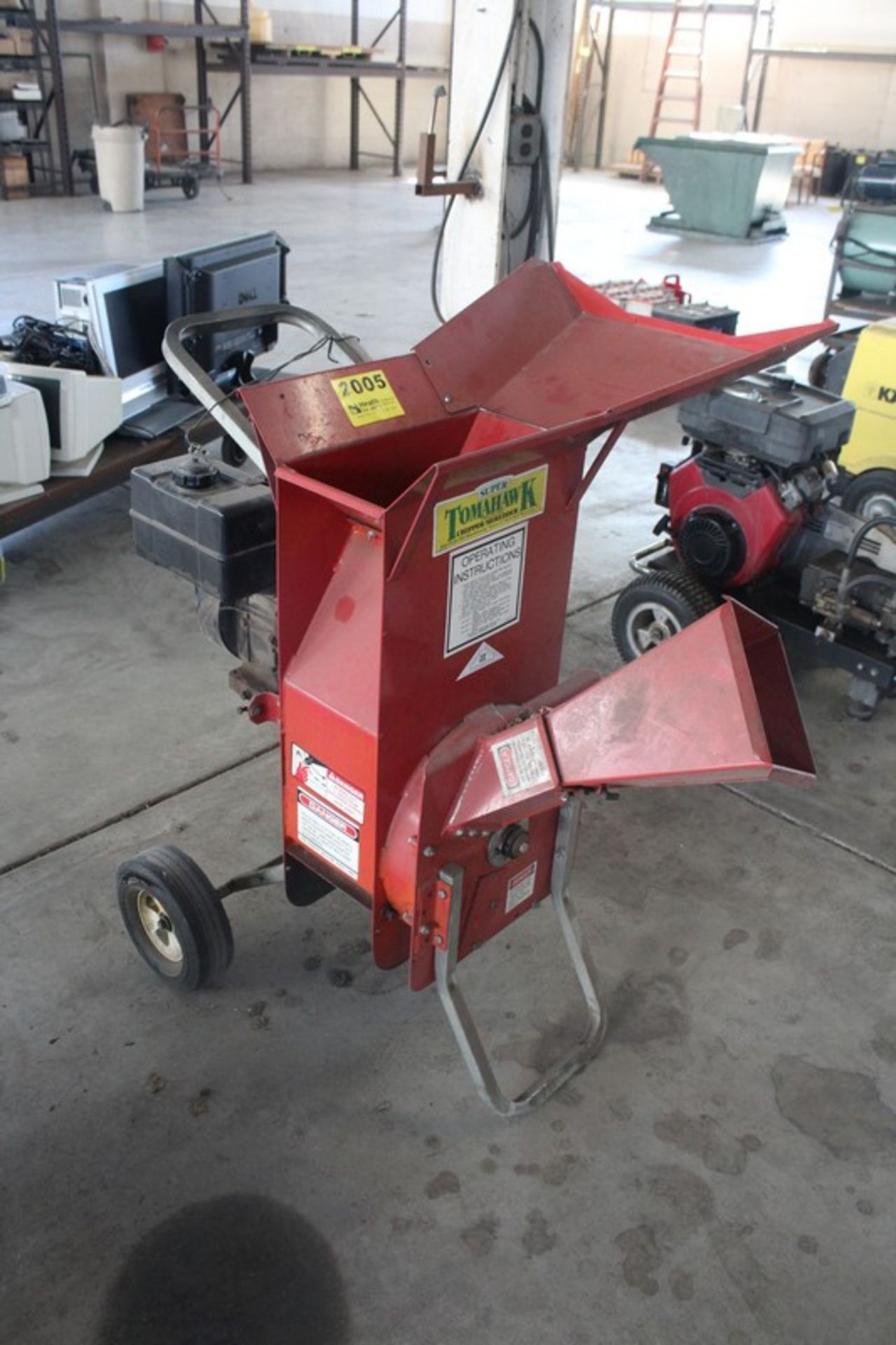 GARDEN WAY MFG. SUPER TOMAHAWK CHIPPER/SHREDDER WITH 8HP BRIGGS & STRATTON ENGINE