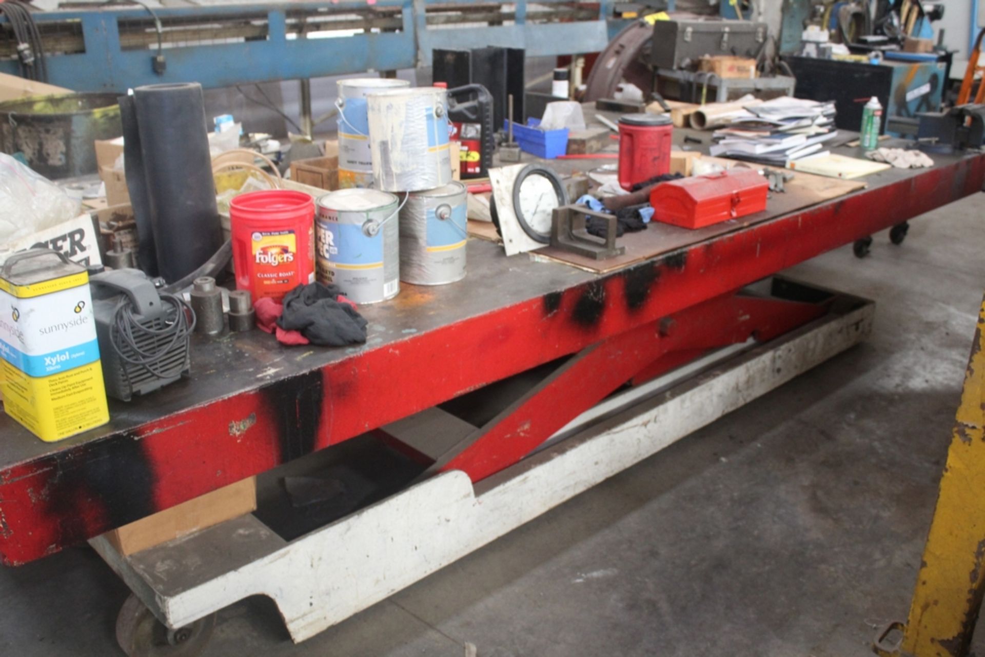 12' X 6' ELECTRIC SCISSOR LIFT TABLE WITH VISE