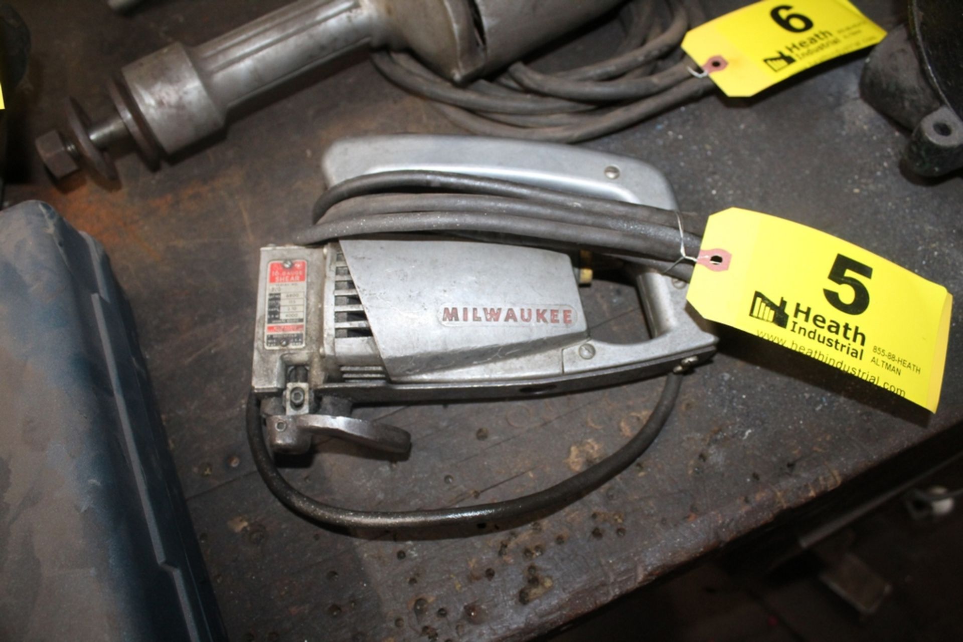 MILWAUKEE NO. 6800 16 GAUGE ELECTRIC SHEAR