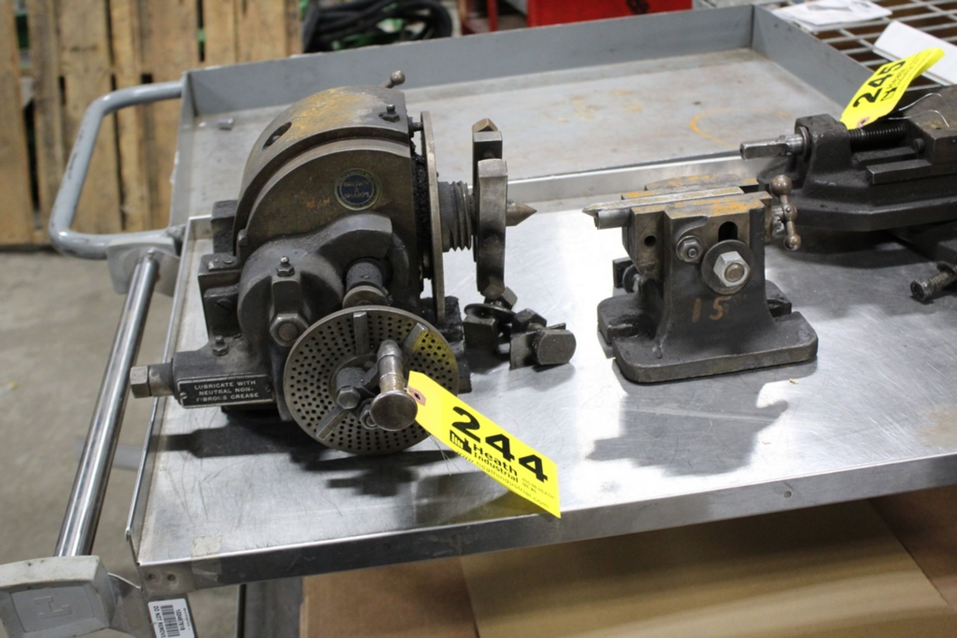 BROWN & SHAPRE DIVIDING HEAD WITH TAILSTOCK