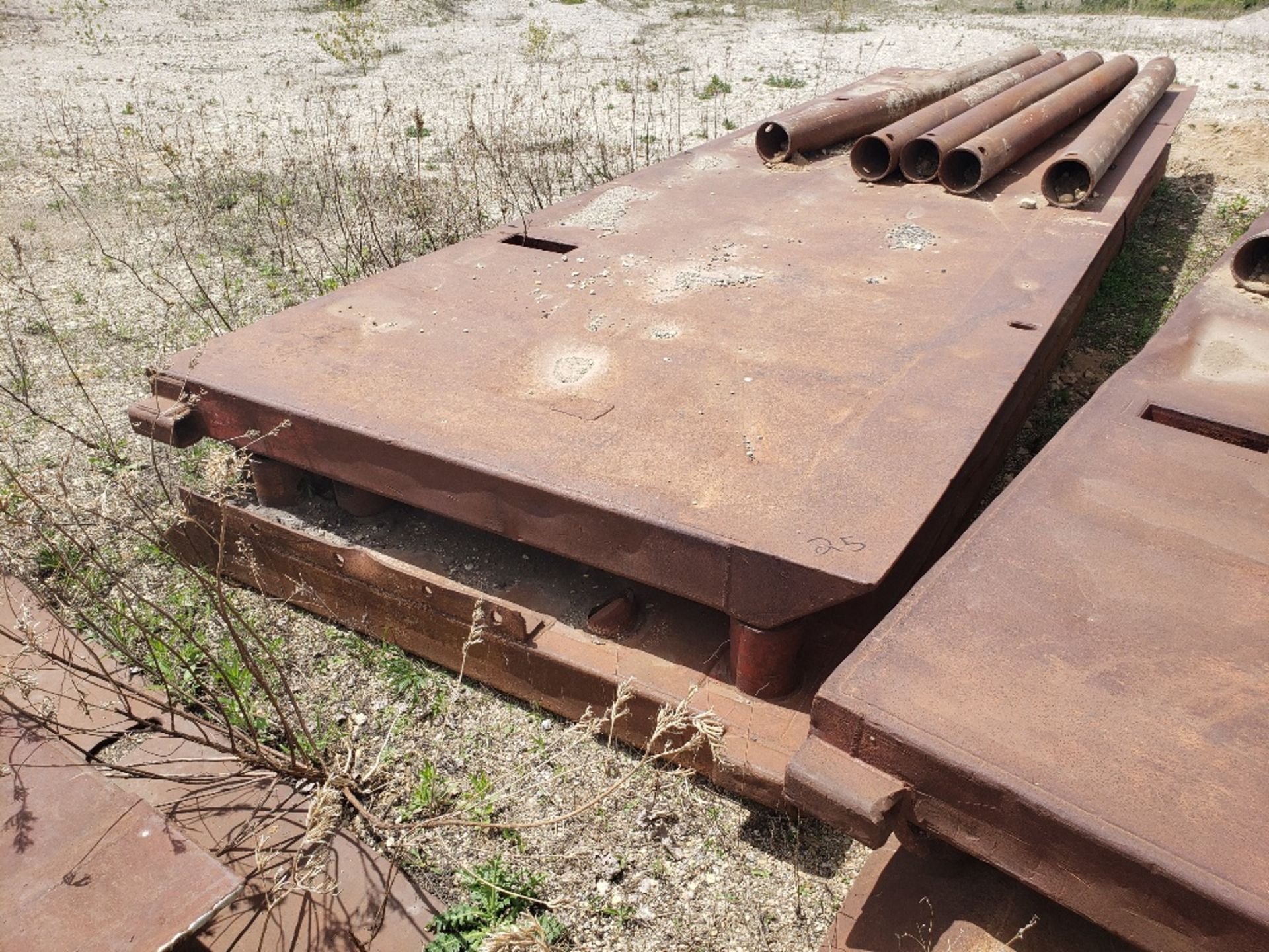 8' X 24' TRENCH BOX WITH (5) 12' SPREADER BARS