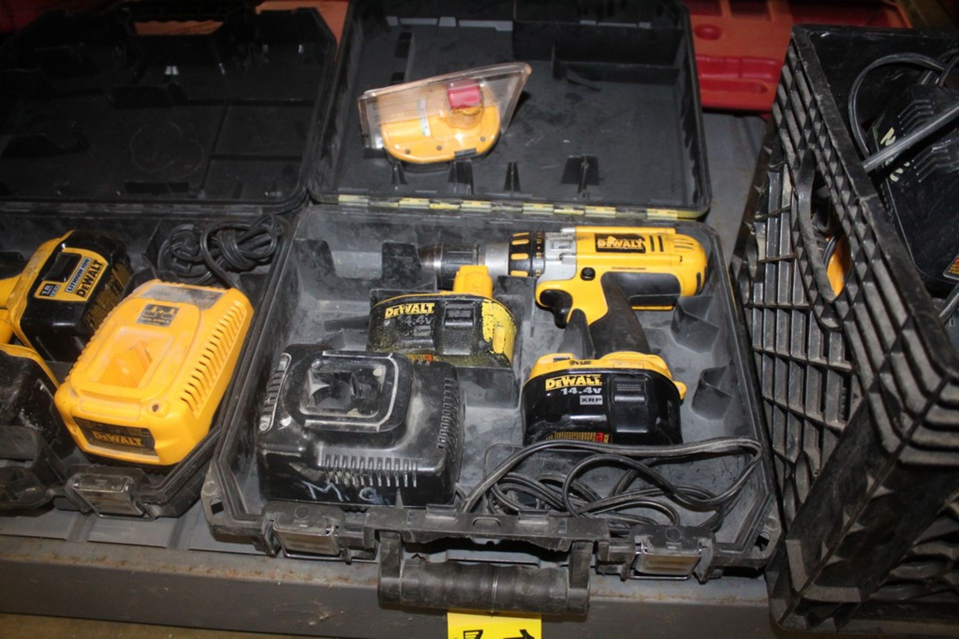 DEWALT MODEL DC935 1/2" 14.4-VOLT CORDLESS HAMMER DRILL WITH CASE, SPARE BATTERY, CHARGER