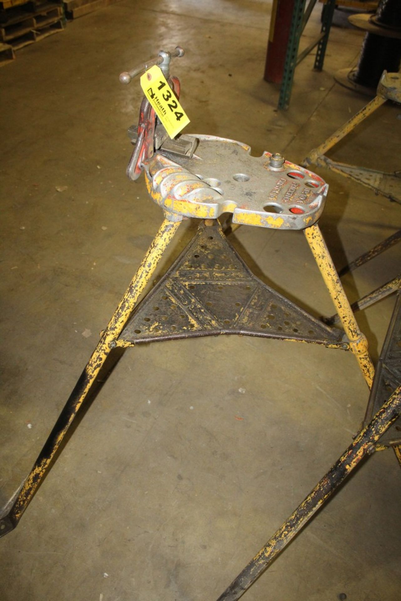 RIDGID NO. 40A TRISTAND WITH PIPE VISE