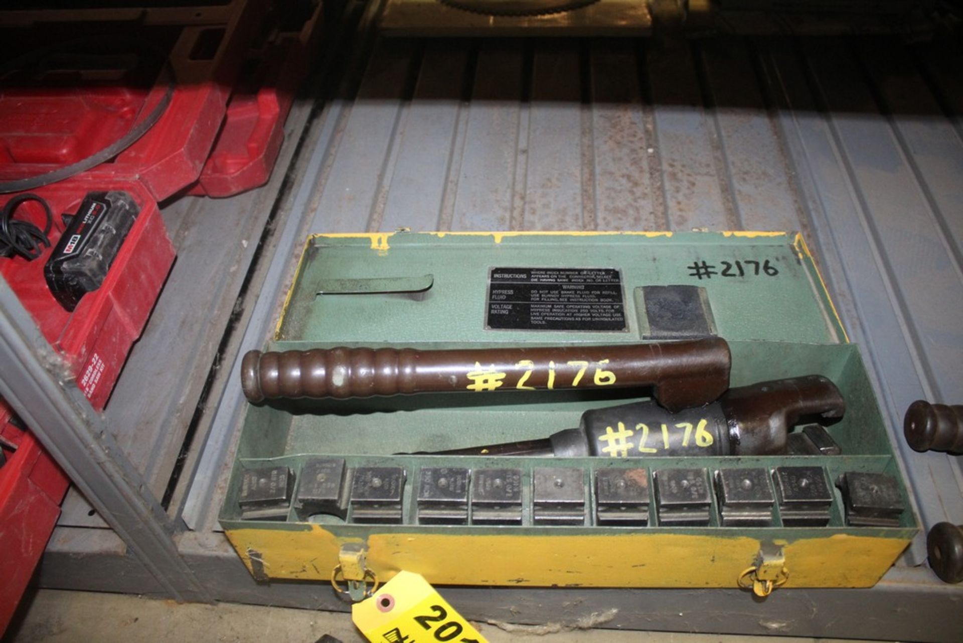 BURNDY MODEL 34A HYDRAULIC HYPRESS WITH CASE & DIES