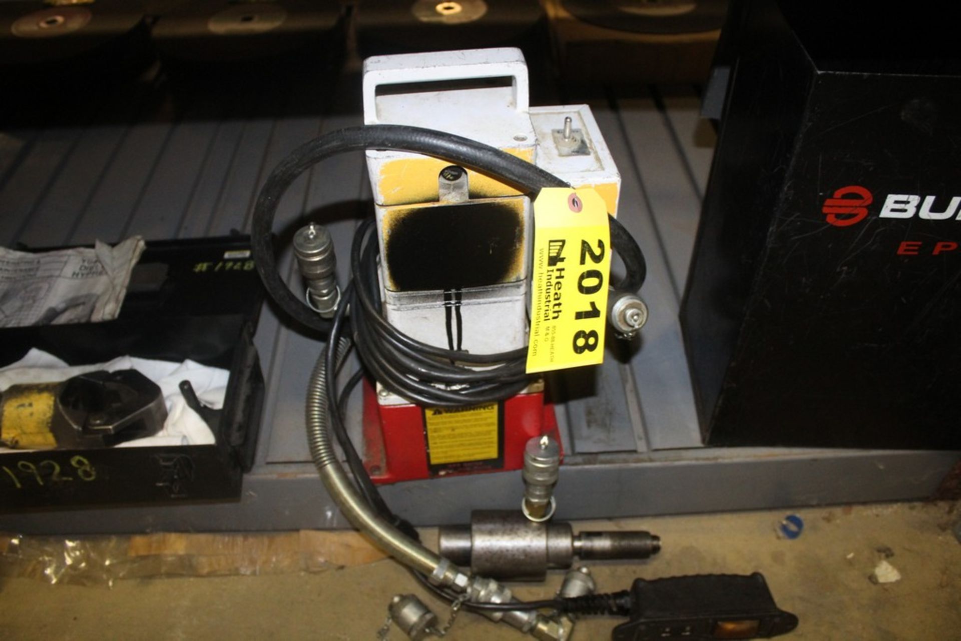 BURNDY MODEL EPP SERIES HYDRAULIC PUMP WITH CASE AND PENDANT CONTROLS - Image 2 of 2