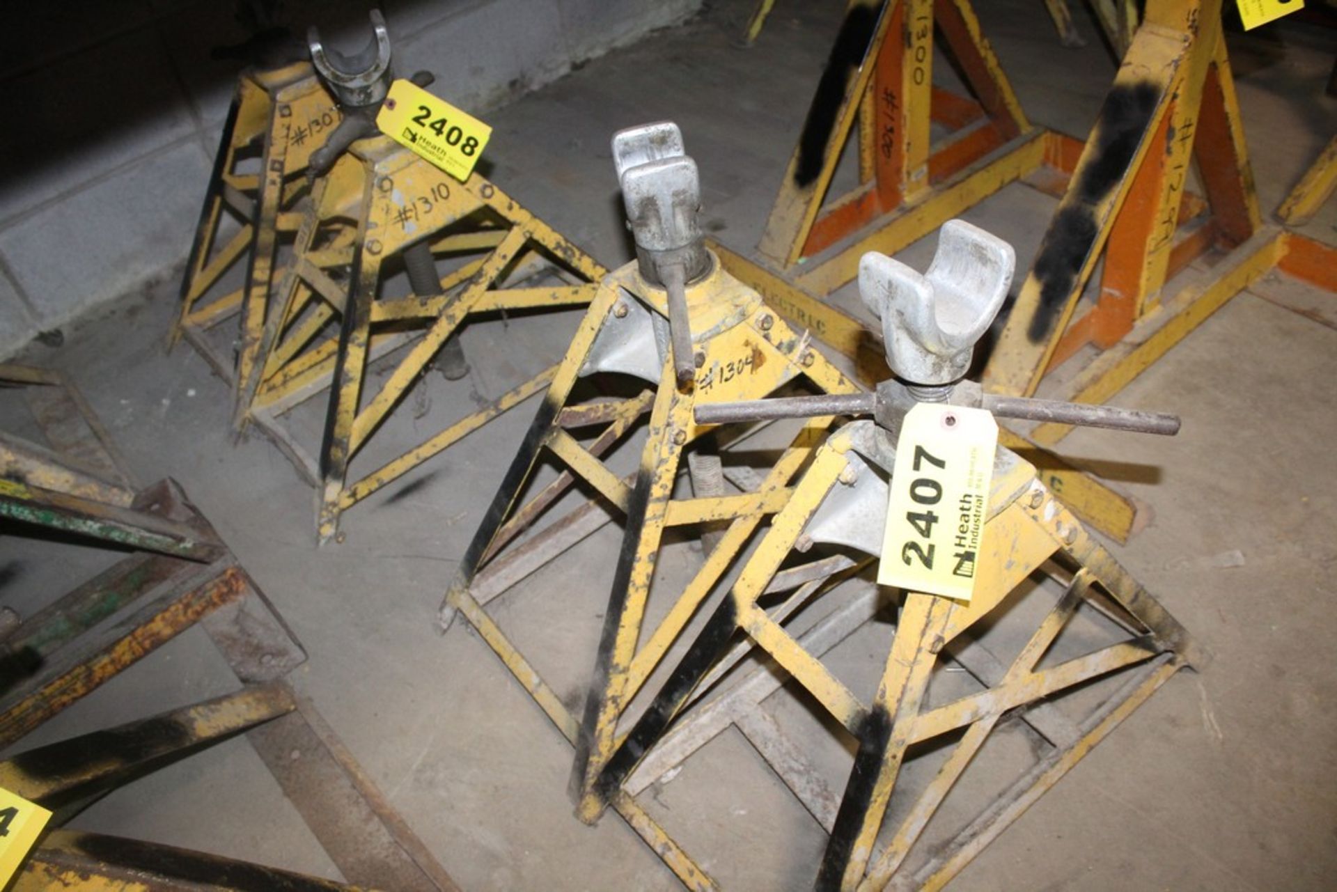 (2) SCREW TYPE REEL STANDS