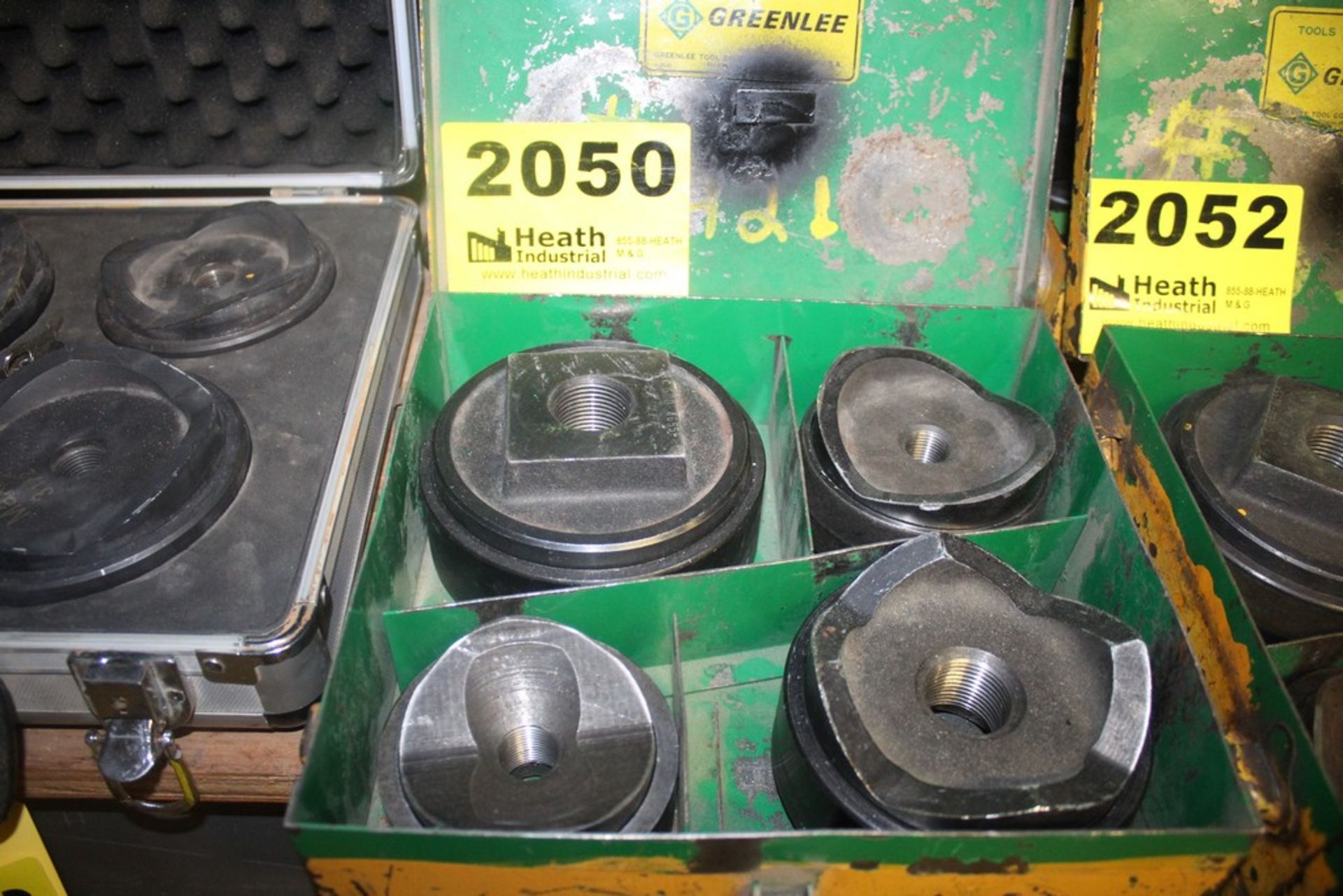 GREENLEE KNOCKOUT PUNCH SET, 2-1/2 to 4"