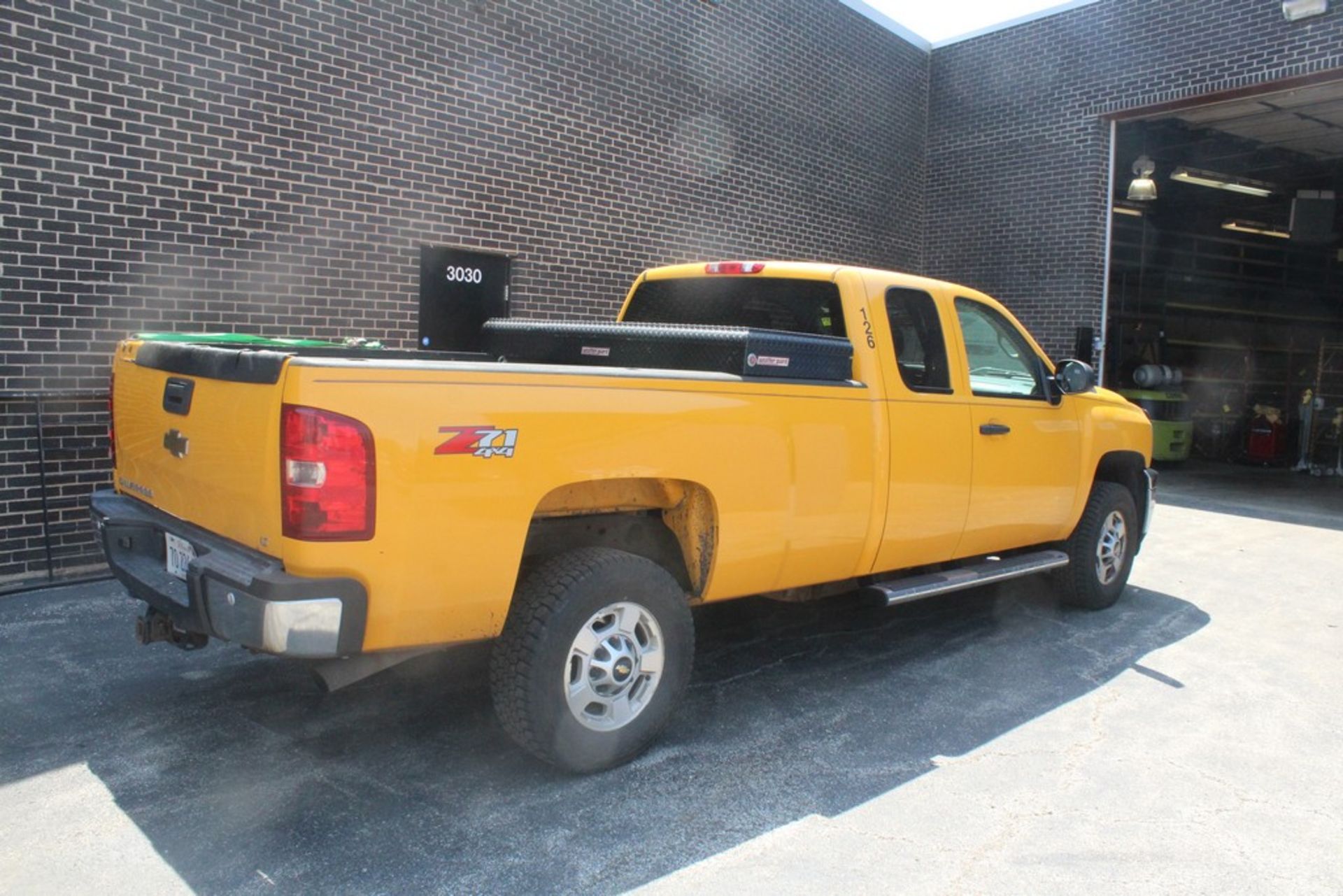 2011 CHEVROLET MODEL SILVERADO Z71 4X4 PICK-UP TRUCK, VIN: 1GC2KXCG3BZ36041, 4WD, VORTEC ENGINE, - Image 3 of 11