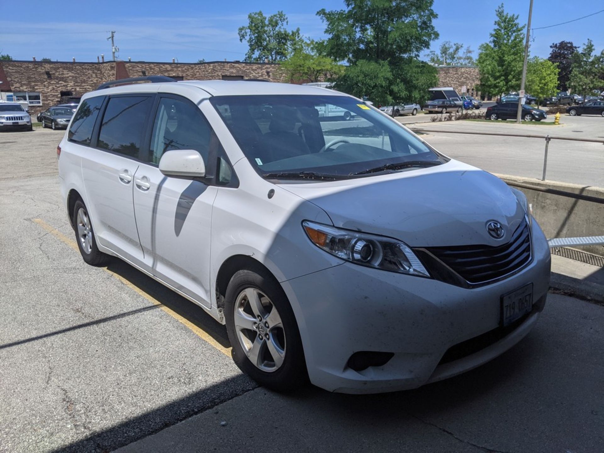 2014 TOYOTA MODEL SIENNA LE VAN, VIN: 5TDKK3DCXES482912, AUTOMATIC TRANSMISSION, APPROX. 240,000 - Image 6 of 14