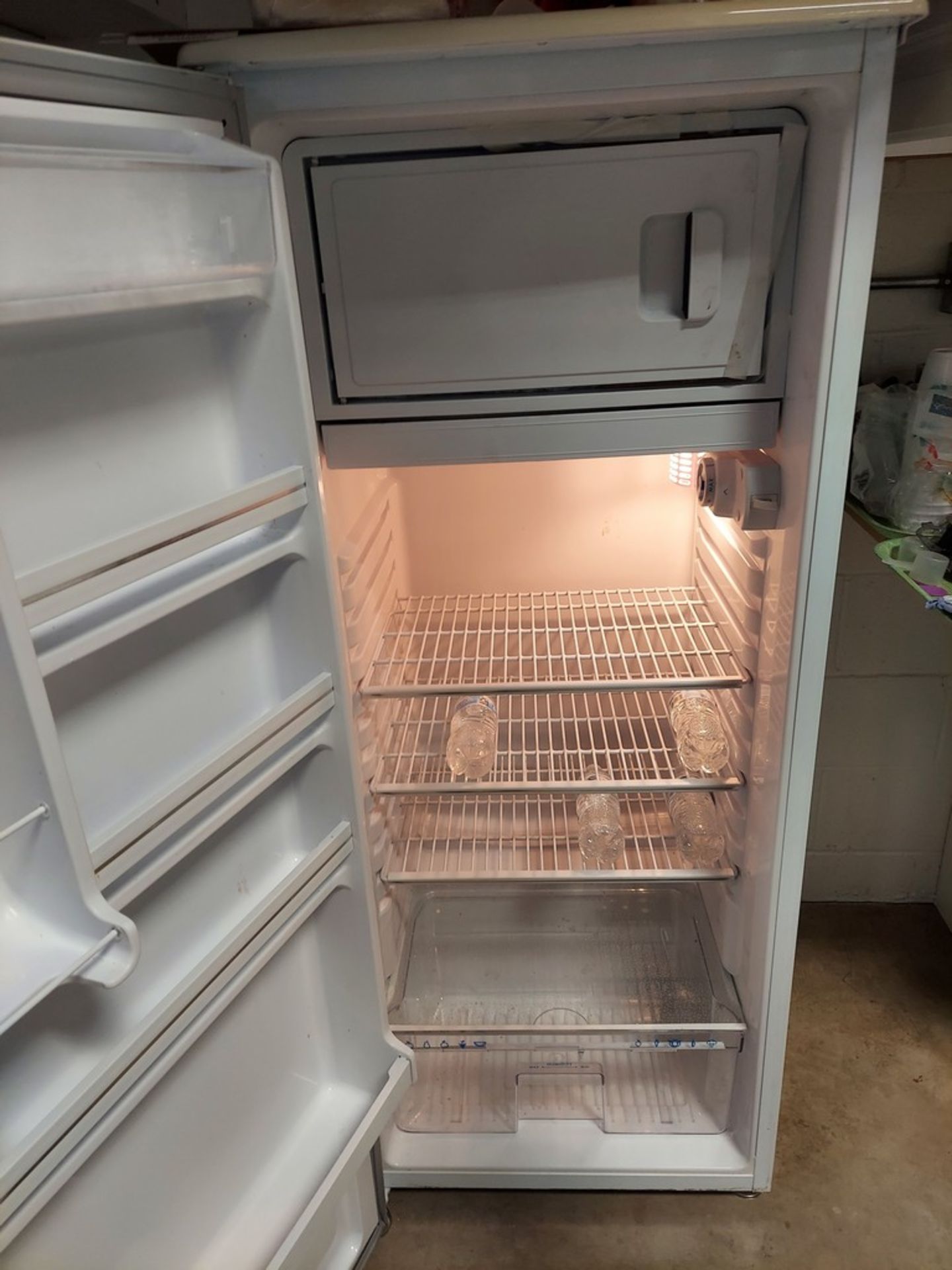 KENMORE APARTMENT SIZE REFRIGERATOR/FREEZER - Image 2 of 2