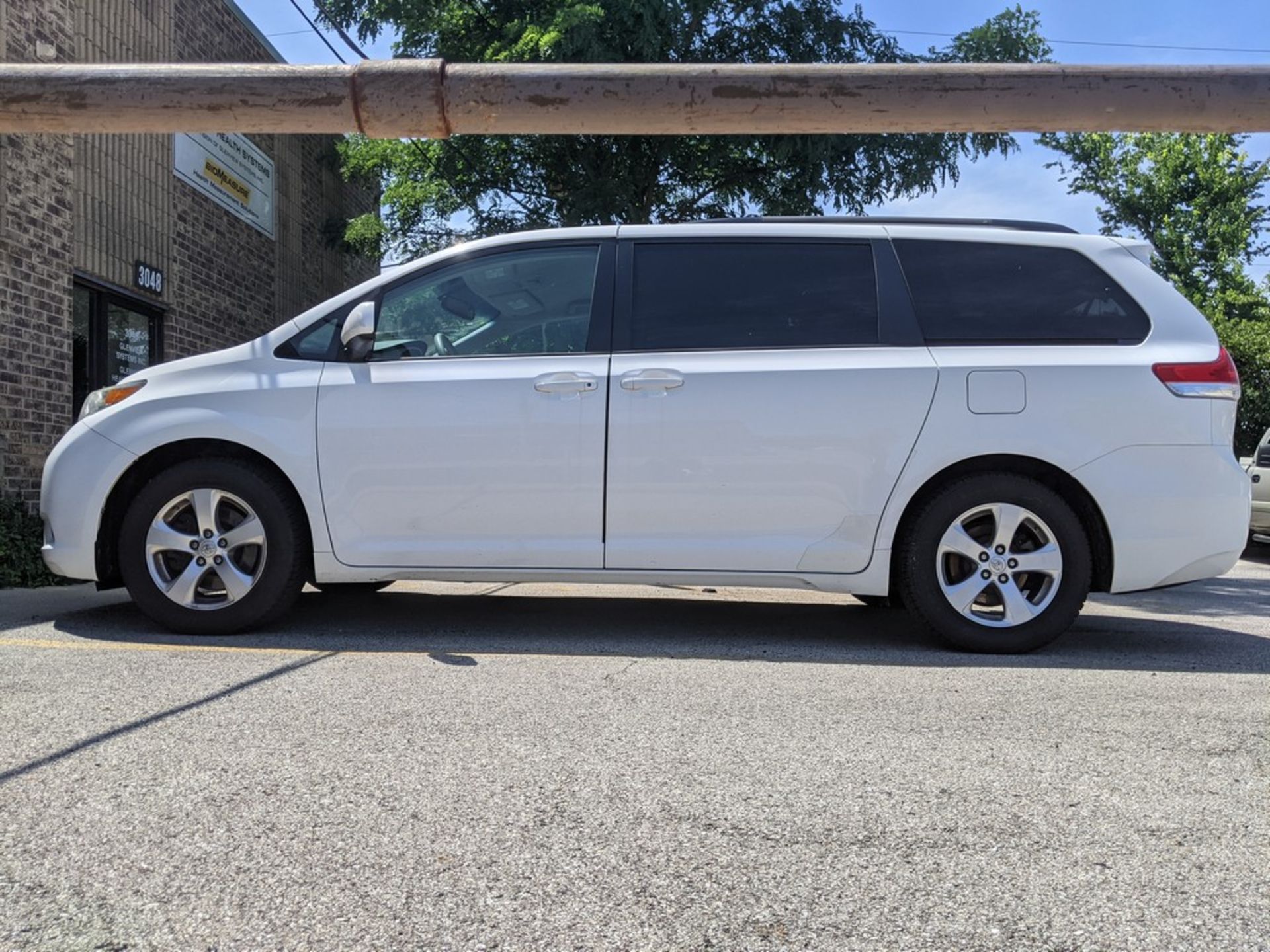 2014 TOYOTA MODEL SIENNA LE VAN, VIN: 5TDKK3DCXES482912, AUTOMATIC TRANSMISSION, APPROX. 240,000 - Image 2 of 14