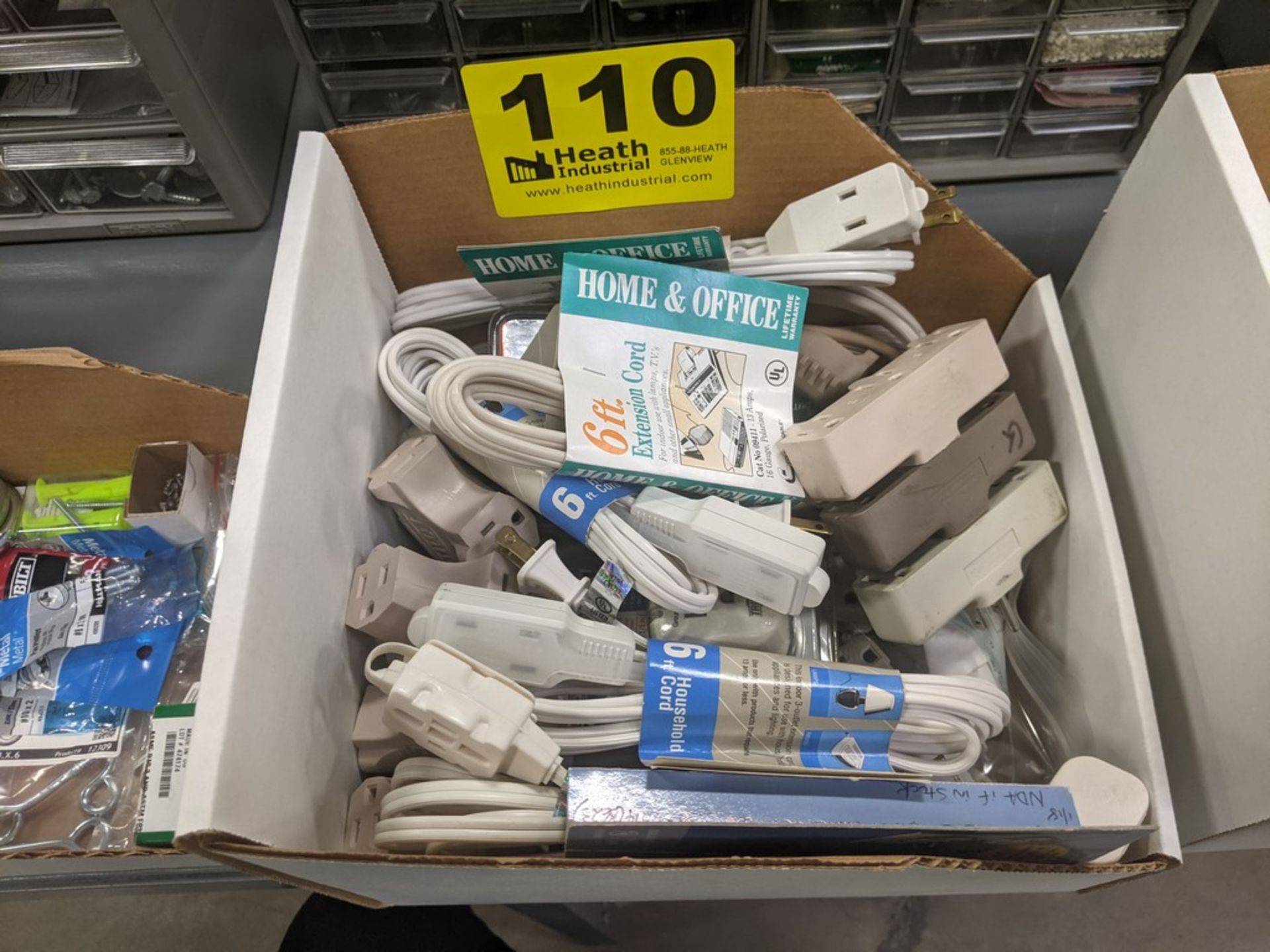 ASSORTED OUTLET SPLITTERS & EXTENSION CORDS