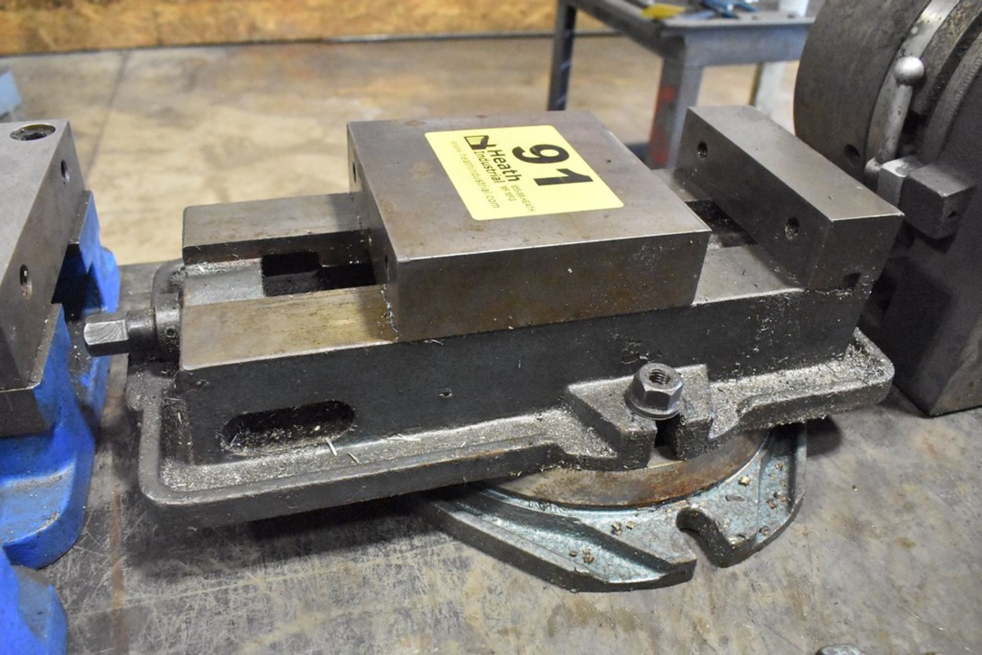 6" MILL VISE WITH ROTARY BASE