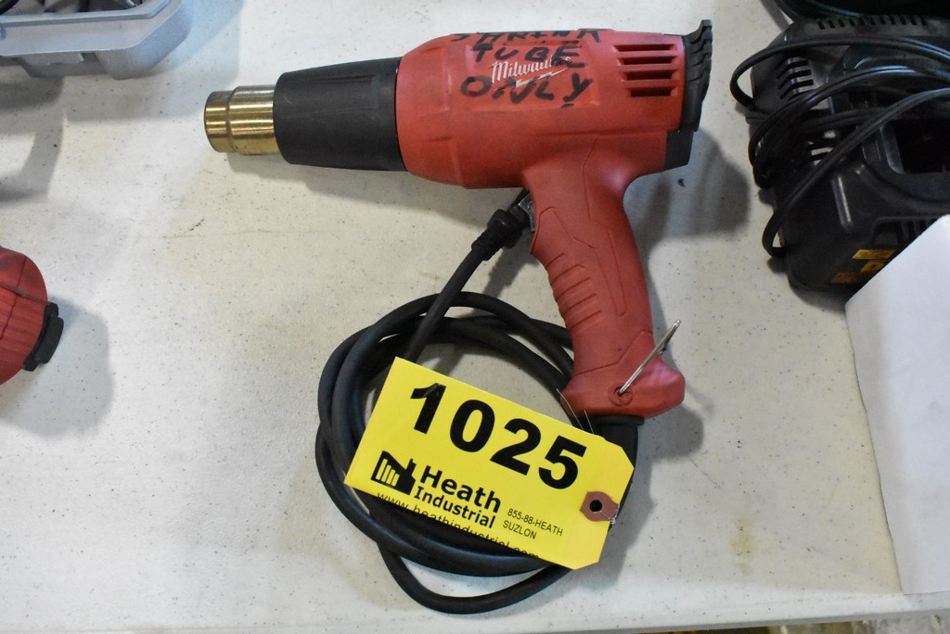 MILWAUKEE NO. 8975-6 HEAT GUN