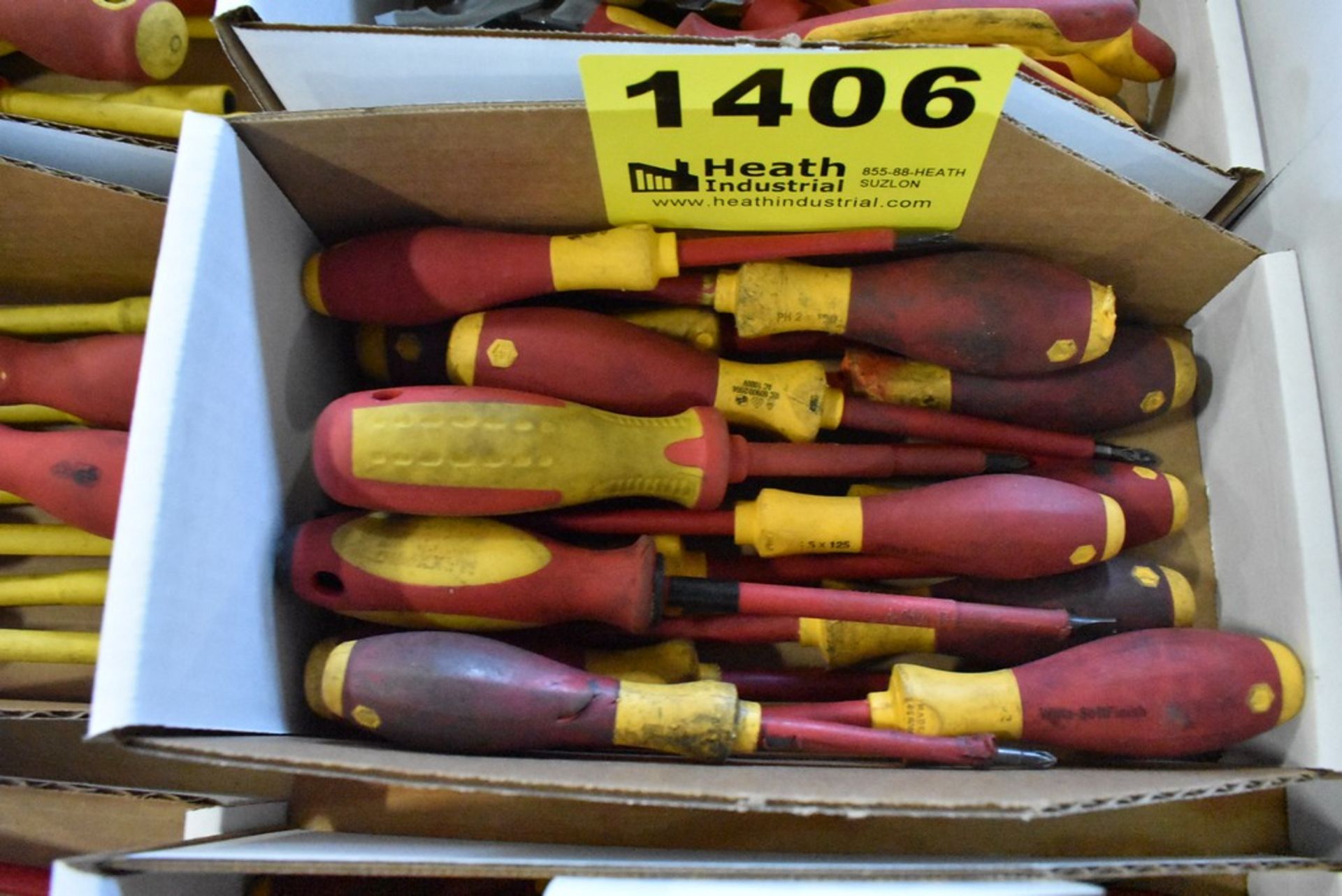 LARGE QTY OF WIHA INSULATED SCREWDRIVERS