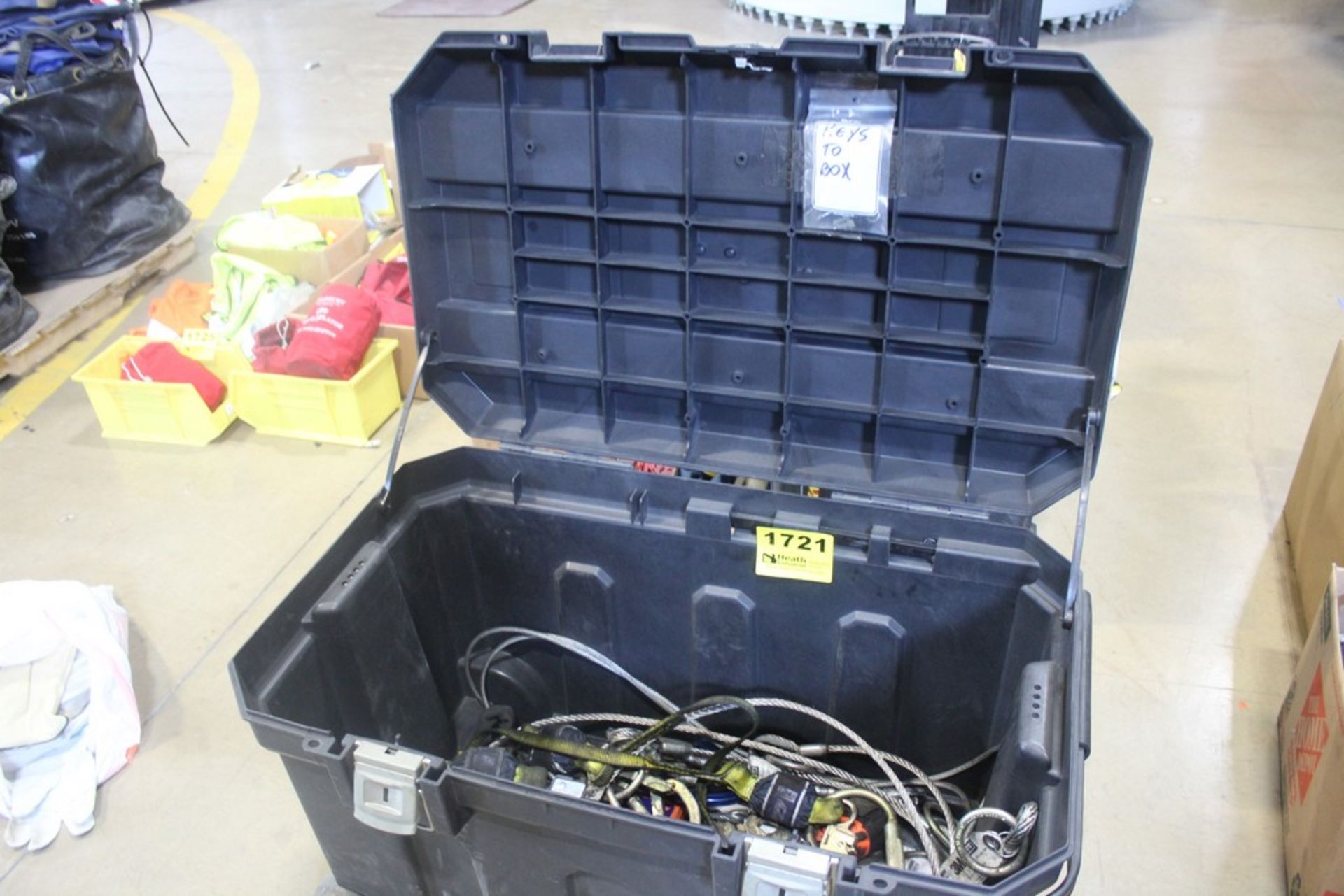 PORTABLE TOOL BOX WITH CABLES