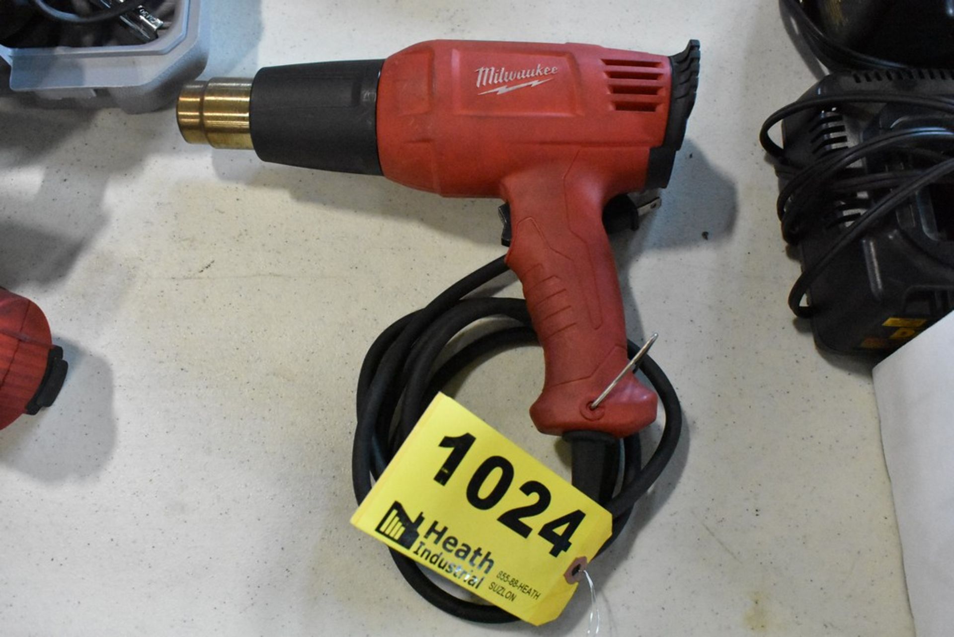 MILWAUKEE NO. 8975-6 HEAT GUN