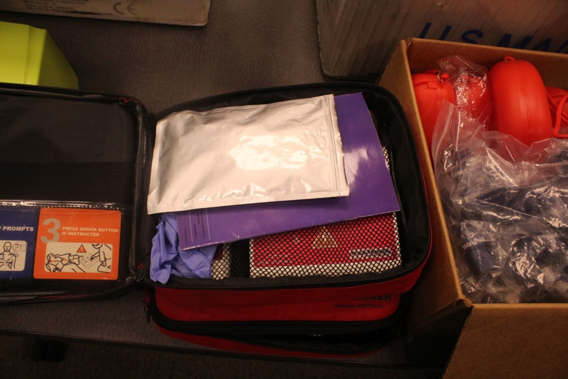 LARGE QTY OF FIRST AID SUPPLIES - Image 4 of 5