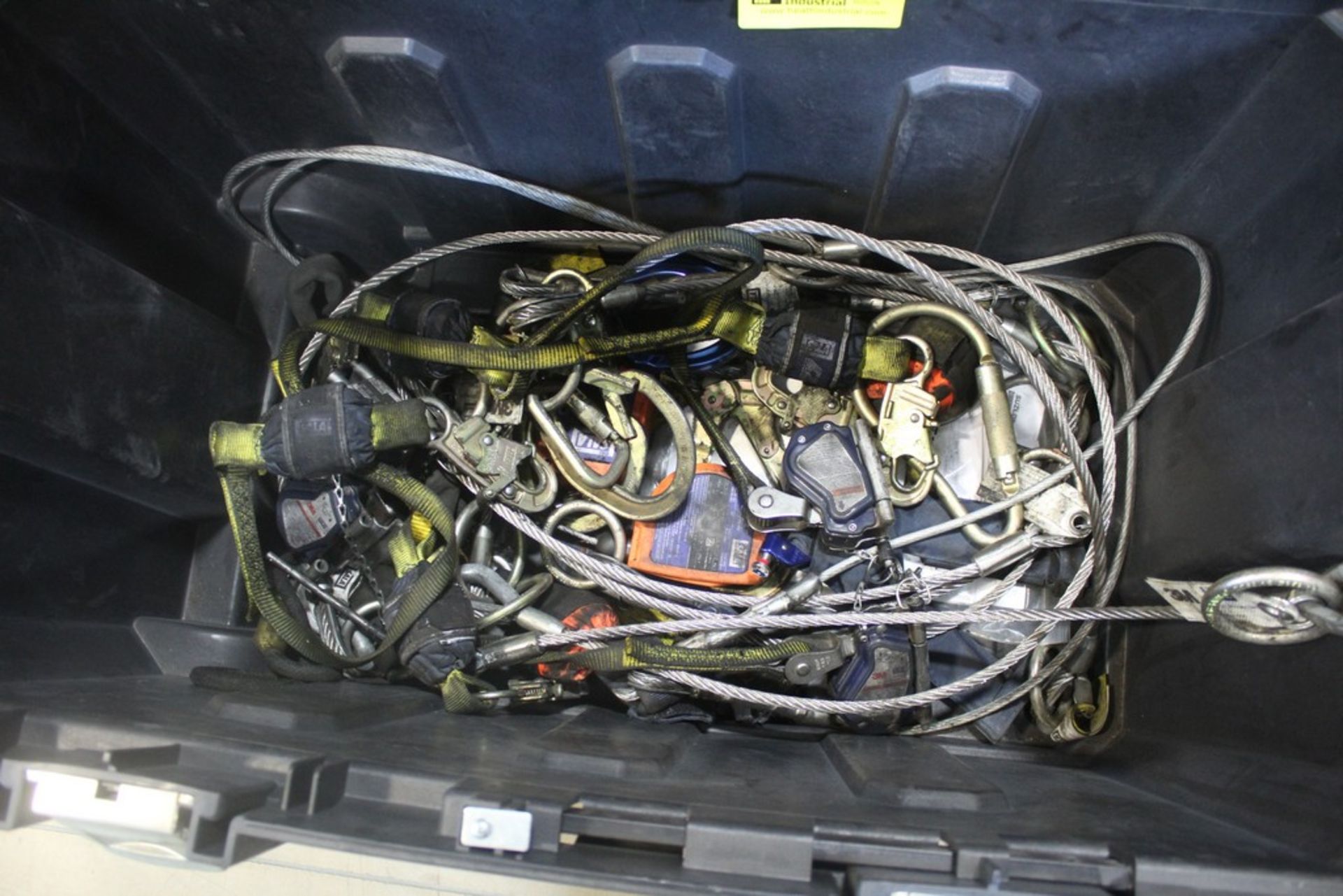 PORTABLE TOOL BOX WITH CABLES - Image 2 of 2