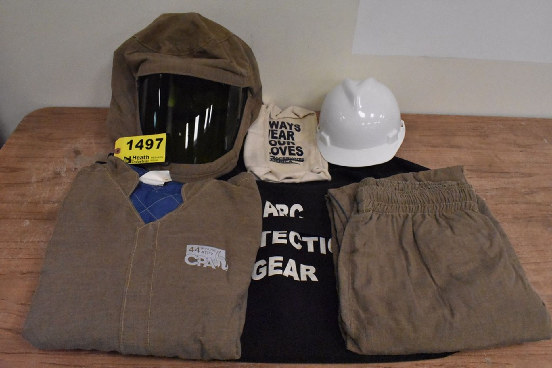 CHICAGO PROTECTIVE APPAREL PPE 4 ARC FLASH PROTECTION KIT SIZE LARGE INCLUDES: PANTS, JACKET, HOOD