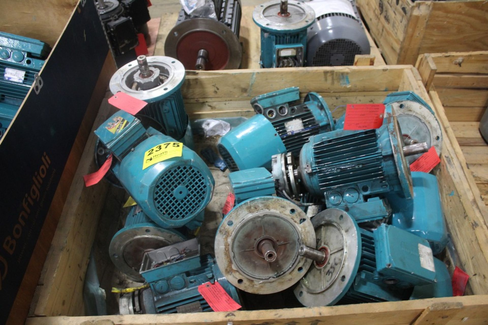 LARGE QUANTITY OF MOTORS IN CRATE - Image 2 of 2