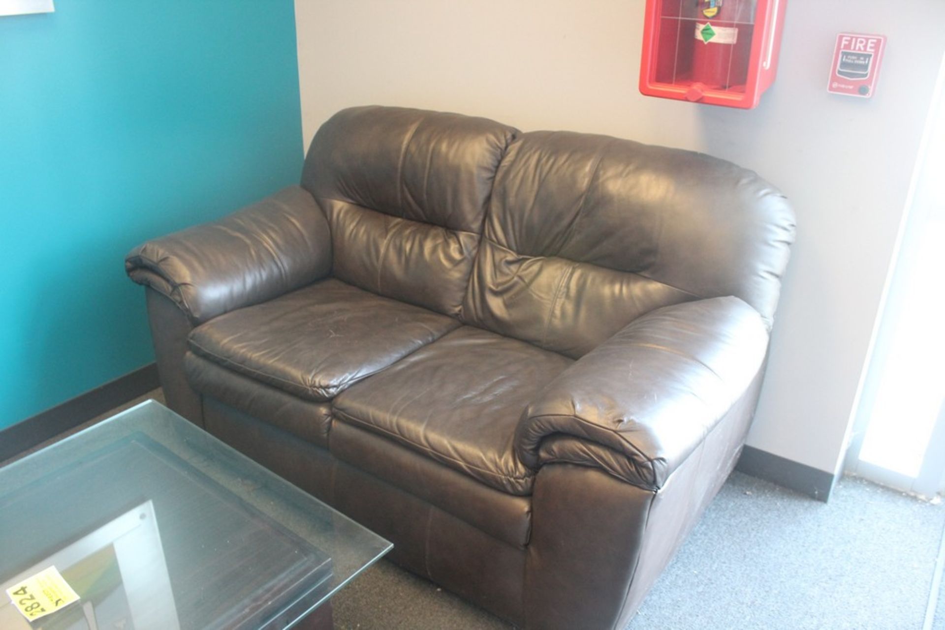 LEATHER LOVESEAT, CHAIR, OTTOMAN AND GLASS TOP TABLE, 31" X 29" X 27" - Image 4 of 4