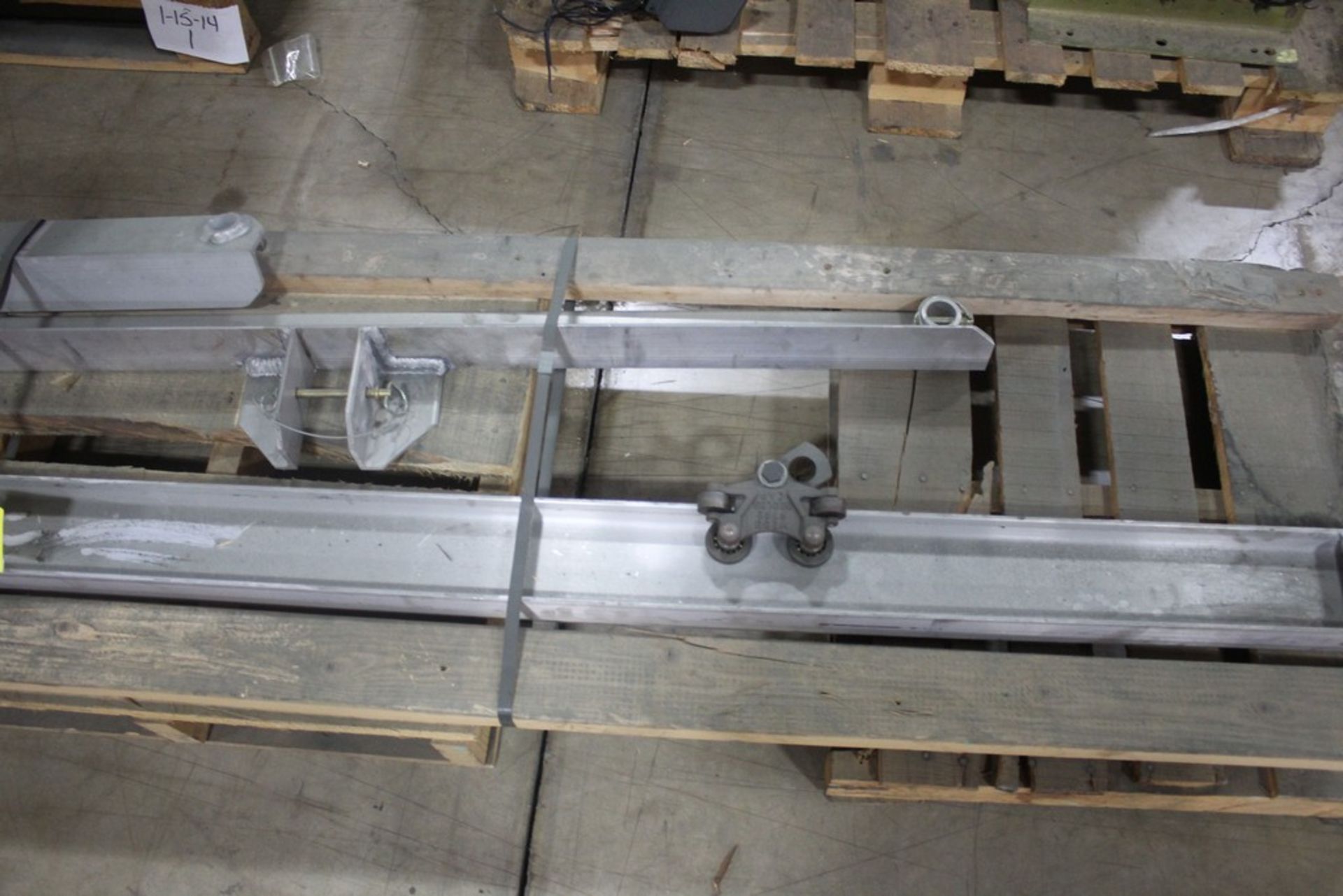 LIFTING BRACKET WITH TROLLEY, 400LB. CAP, ON PALLET - Image 2 of 3