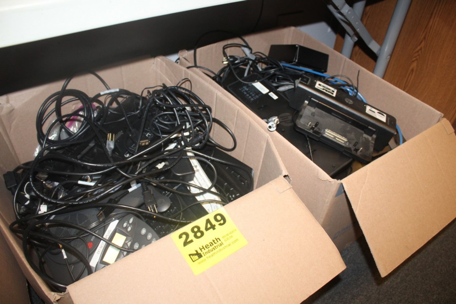 LARGE ASSORTMENT OF COMPUTER, TELEPHONE AND LAPTOP GEAR - Image 3 of 3