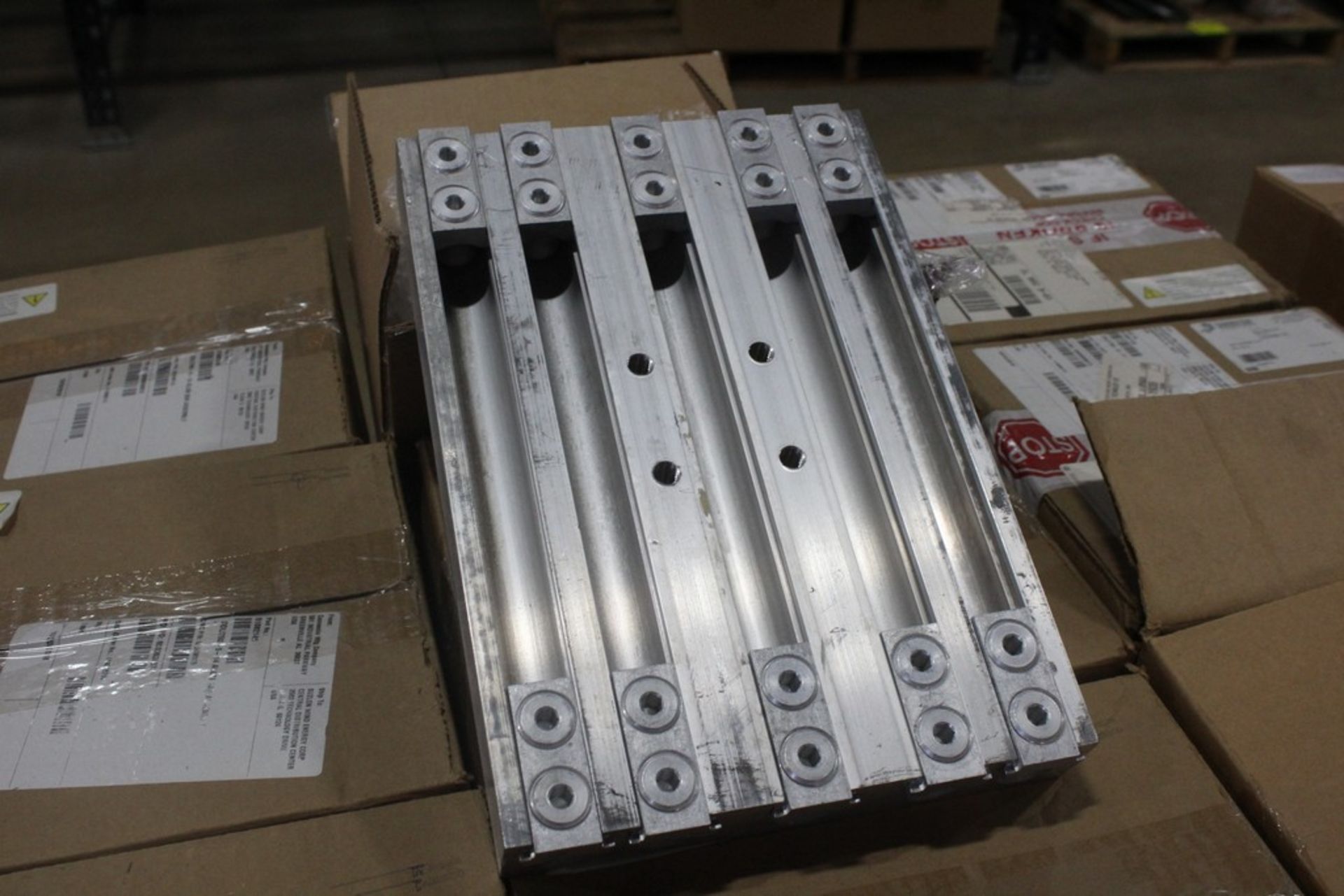 (23) DDL1750-5-14 ALUMINUM BAR ASSEMBLIES (2 PER BOX)