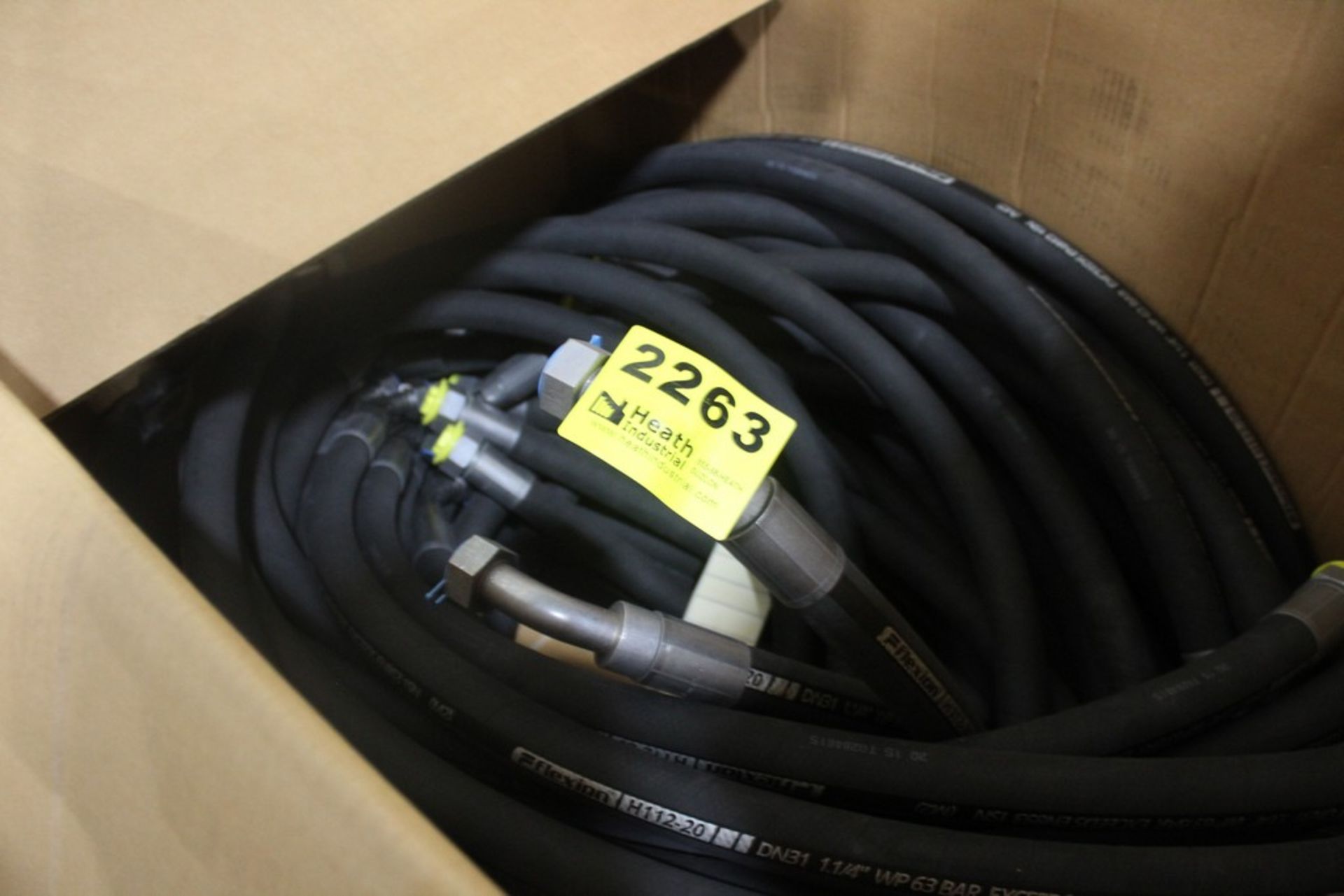 LARGE QUANTITY OF BYPASS HOSE DN31-1300-DKOL28 3174179 SUZLON PART # 51071947 - Image 2 of 3