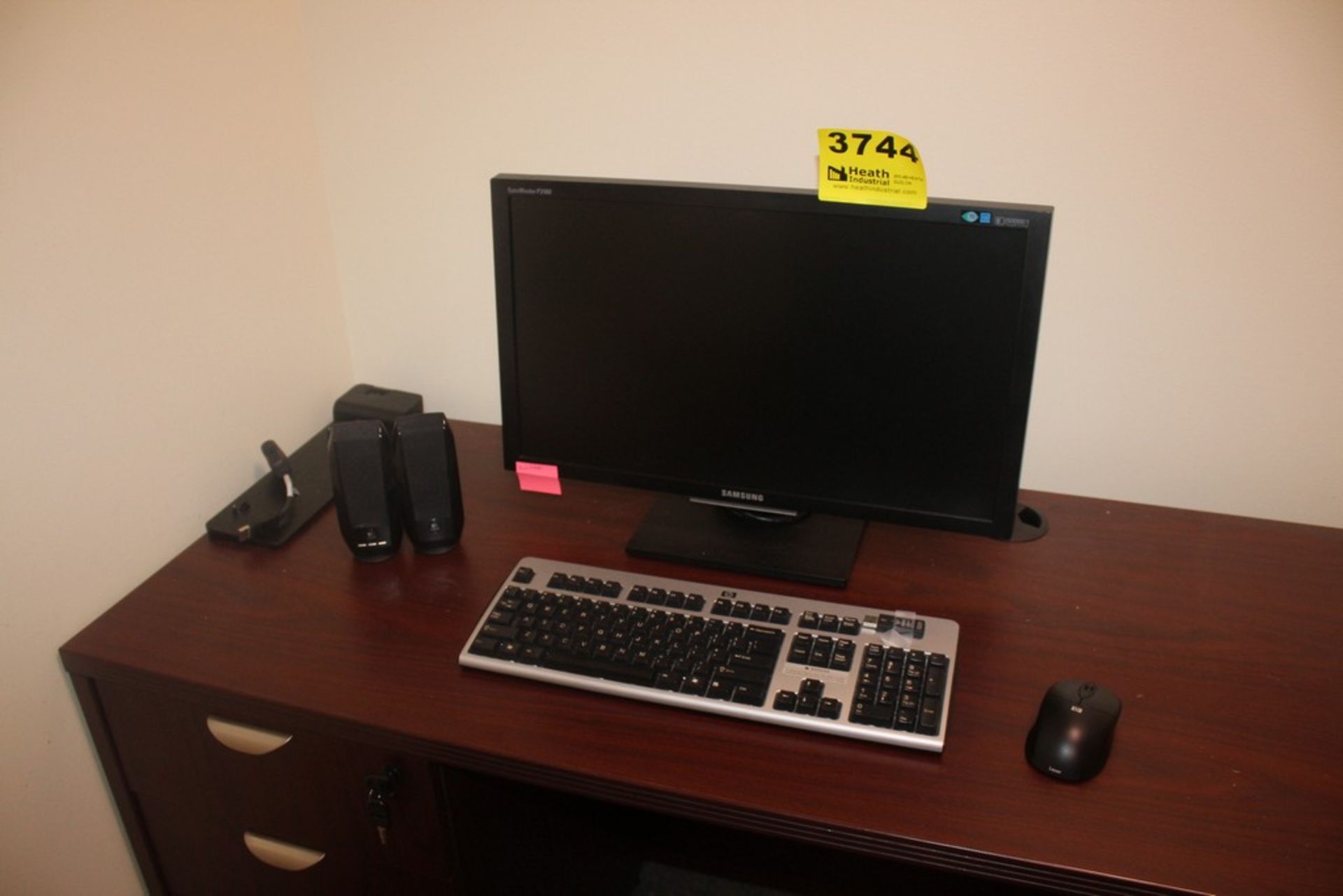 SAMSUNG 23" MONITOR WITH KEYBOARD, MOUSE, SPEAKERS