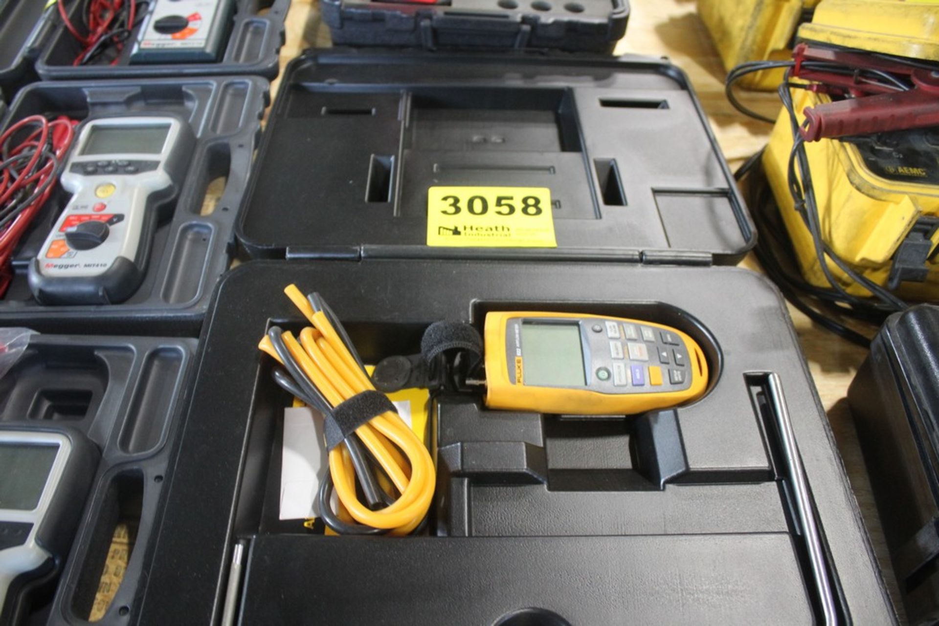 FLUKE MODEL 922 AIR FLOW METER