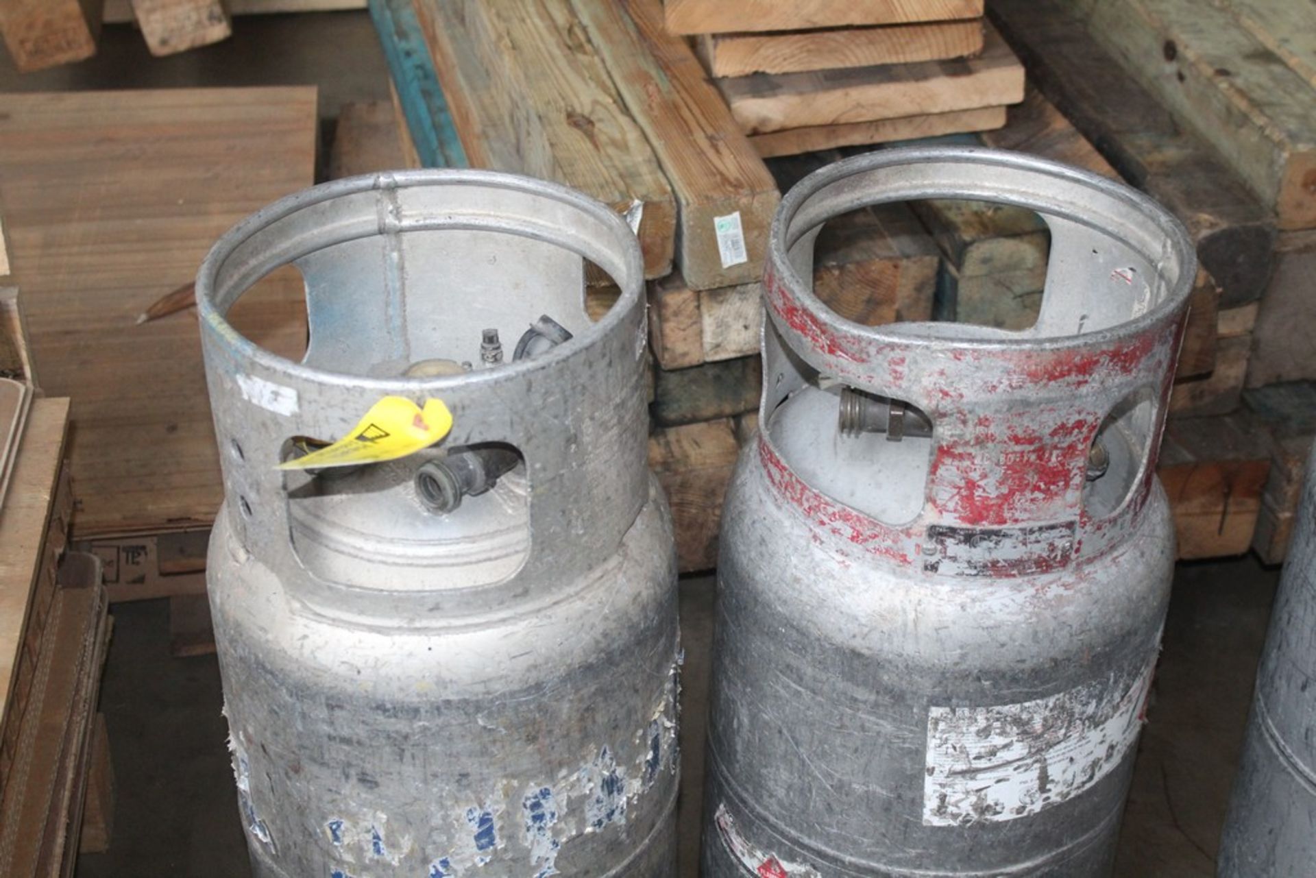 (2) ALUMINUM PROPANE TANKS