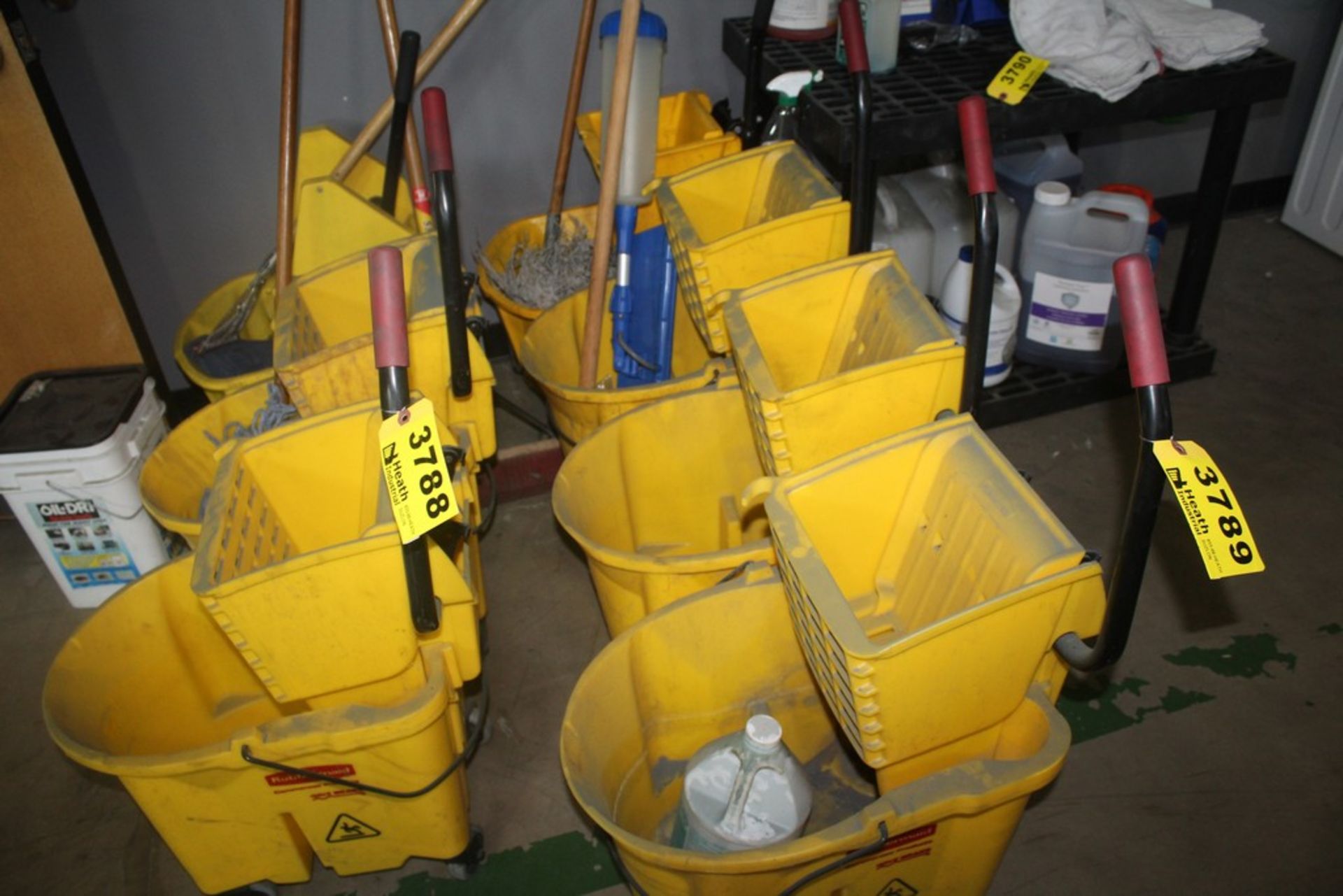 (4) PORTABLE RUBBERMAID MOP BUCKETS WITH WRINGERS