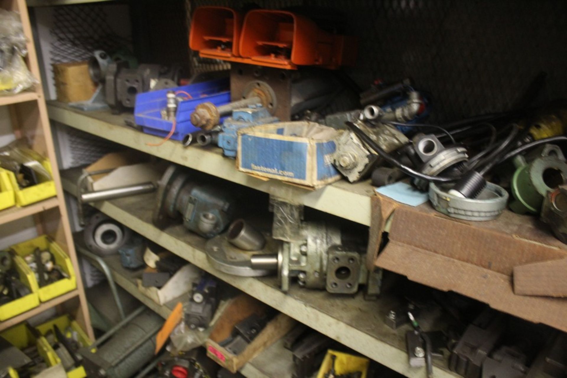 SHELVING UNIT WITH CONTENTS: HYDRAULIC MOTORS, FILTERS, ETC. - Image 3 of 4